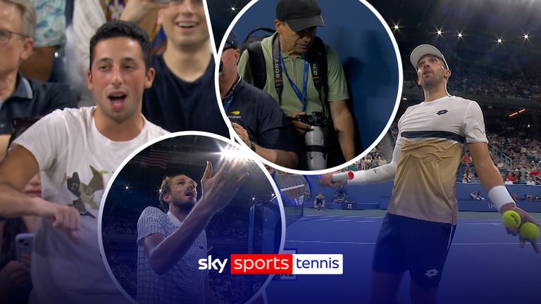 Daniil Medvedev y su oponente Benjamin Bonzi quedaron enojados cuando un camarógrafo detuvo el juego durante un momento clave del juego al ingresar a la cancha.
