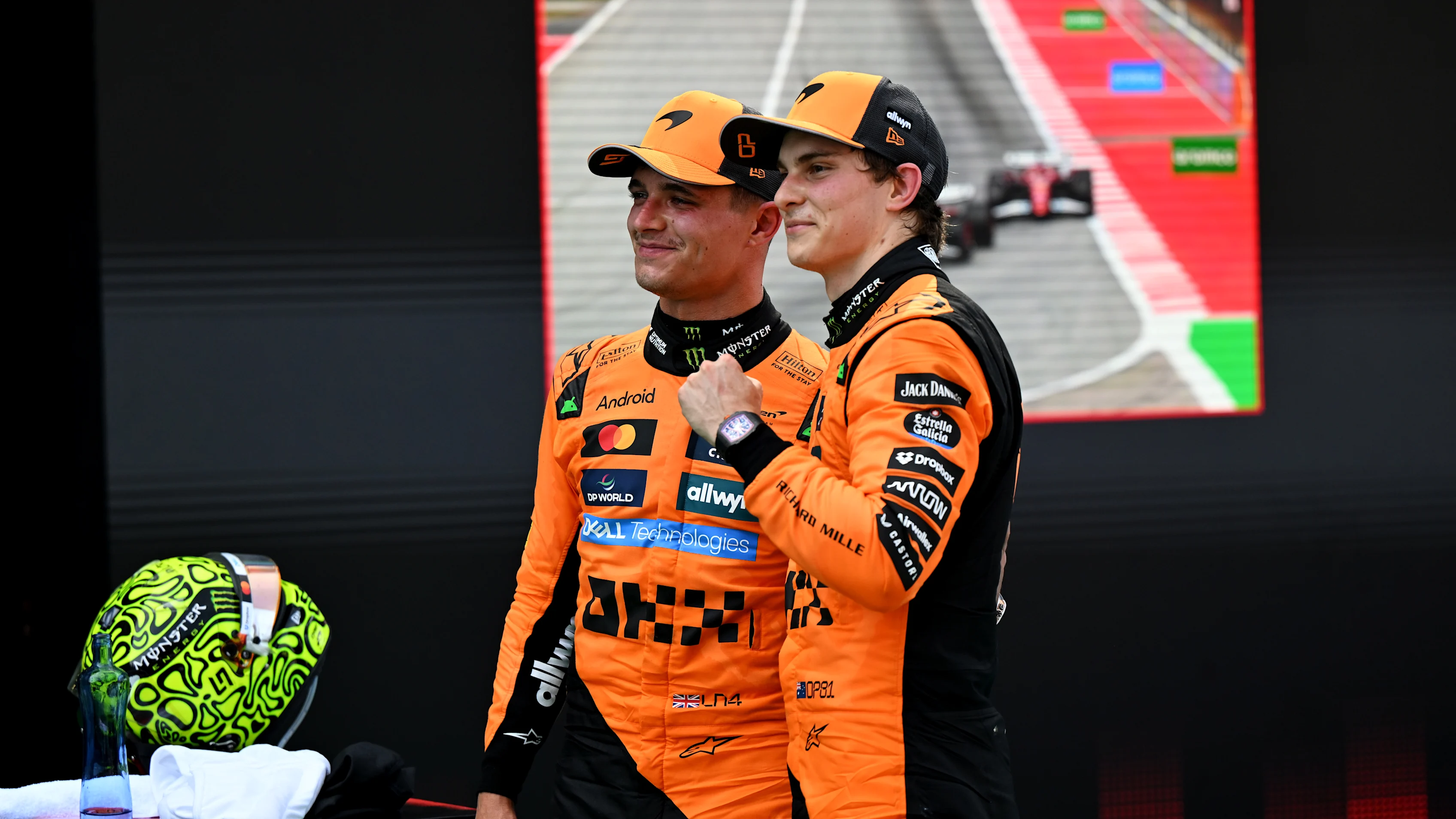 Barcelona, ​​España - 01 de junio: ganador de la carrera Oscar Piastri de Australia y McLaren y en segundo lugar
