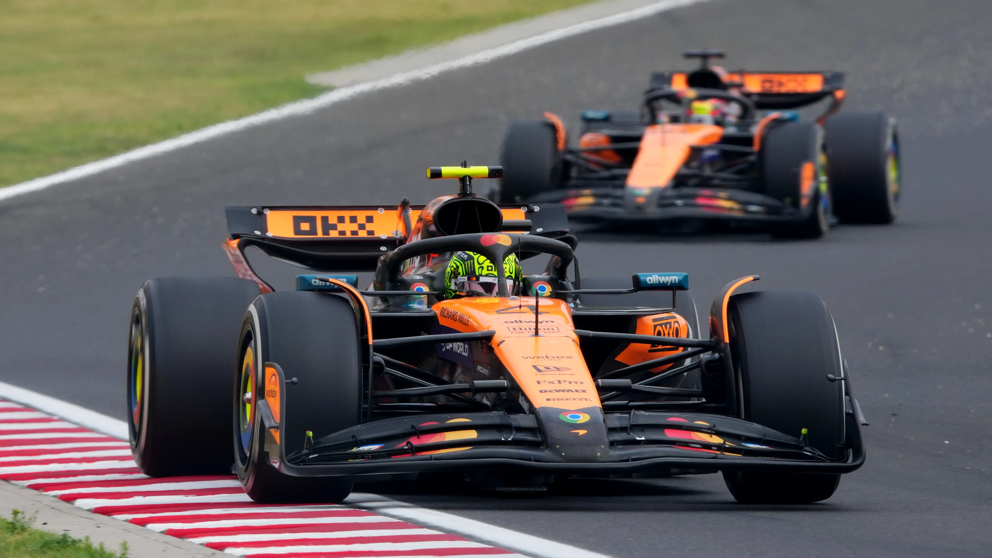 Budapest, Hungría - 03 de agosto: Lando Norris de Gran Bretaña que conduce el (4) McLaren MCL39 Mercedes
