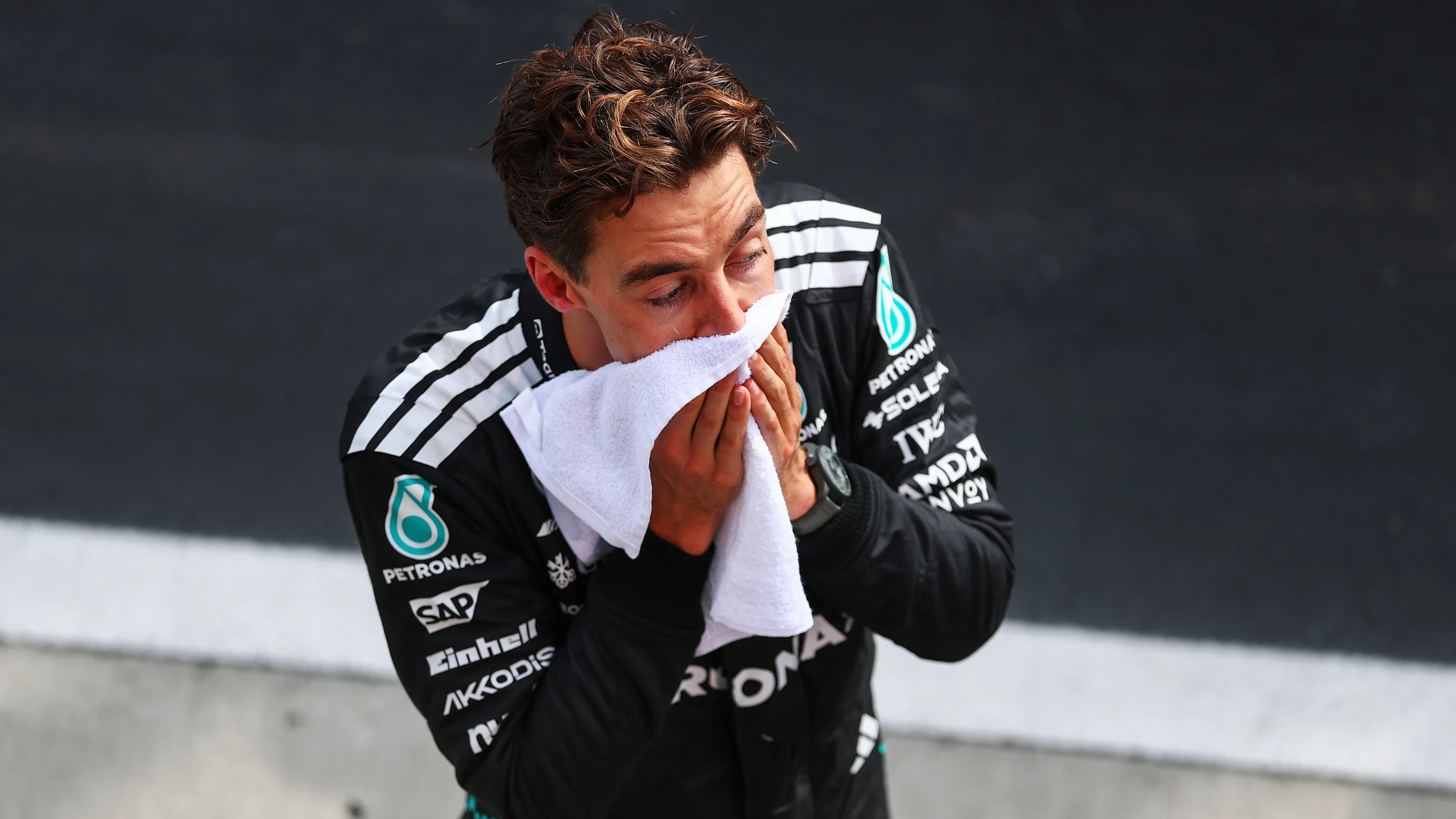 Budapest, Hungría - 03 de agosto: Tercer George Russell de Gran Bretaña y Mercedes AMG
