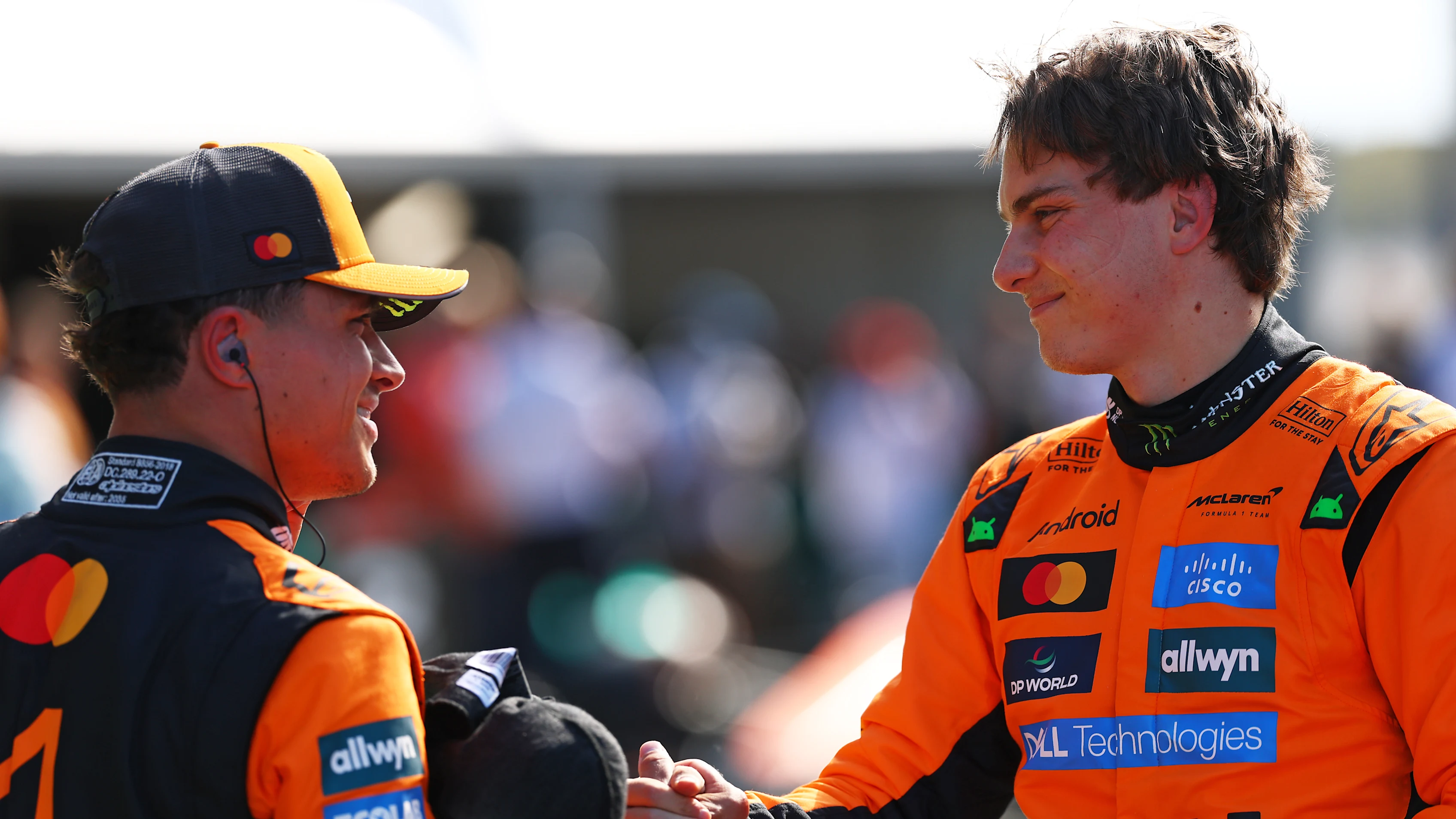 Zandvoort, Países Bajos - 30 de agosto: Calificador de la pole position Oscar Piastri de Australia y McLaren