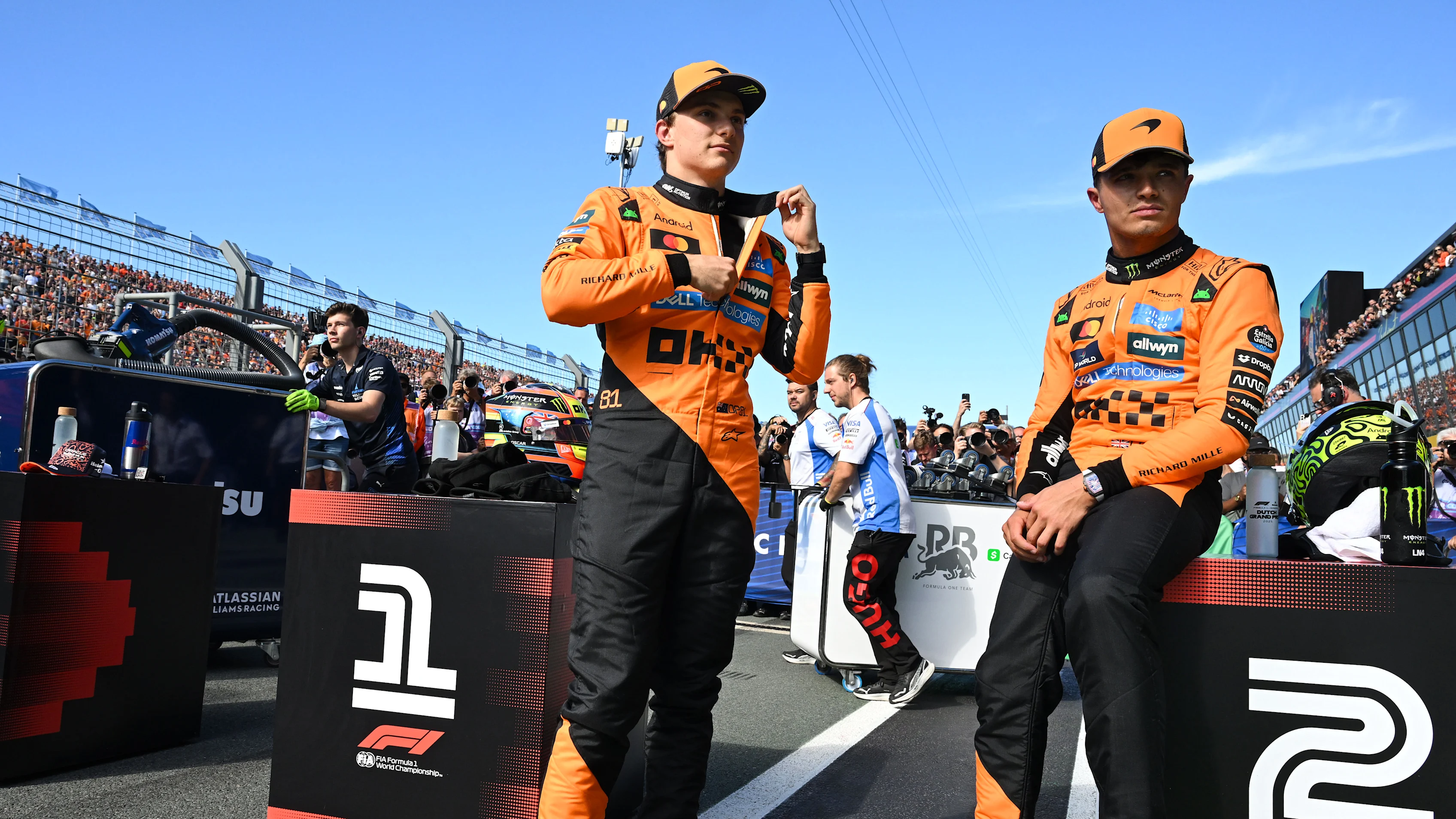 Zandvoort, Países Bajos - 30 de agosto: Calificador de la pole position Oscar Piastri de Australia y McLaren