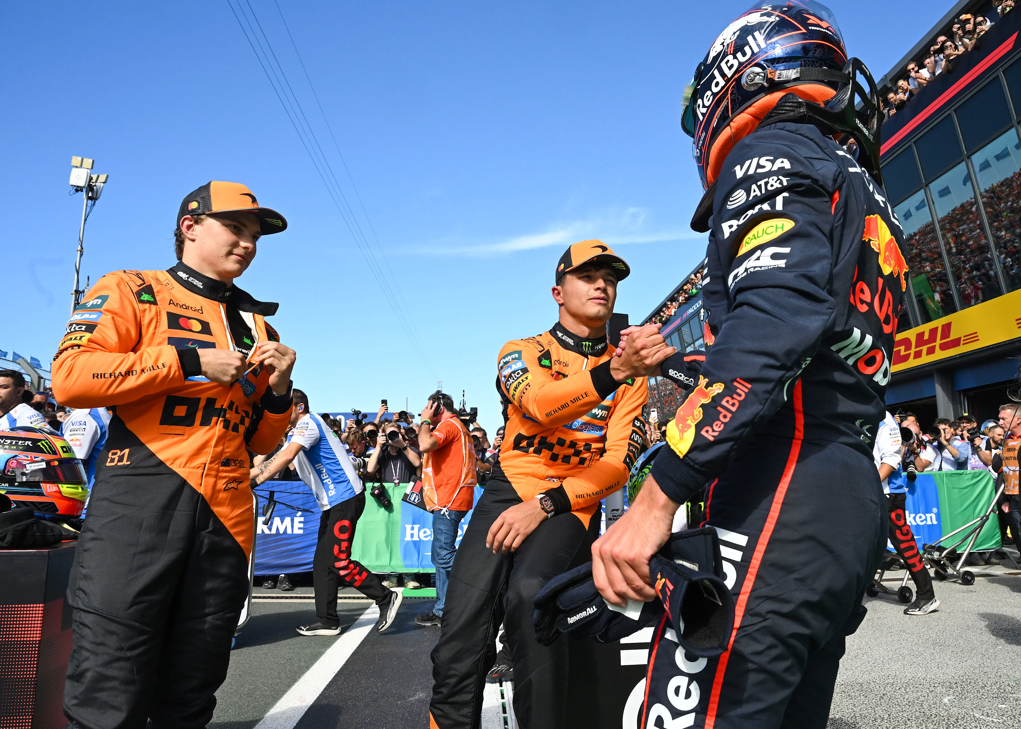 Zandvoort, Países Bajos - 30 de agosto: Calificador de la pole position Oscar Piastri de Australia y McLaren