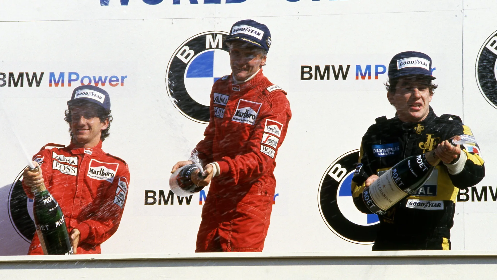 (L a R): McLaren, ganador de la carrera, Niki Lauda (AUT) McLaren y tercero.