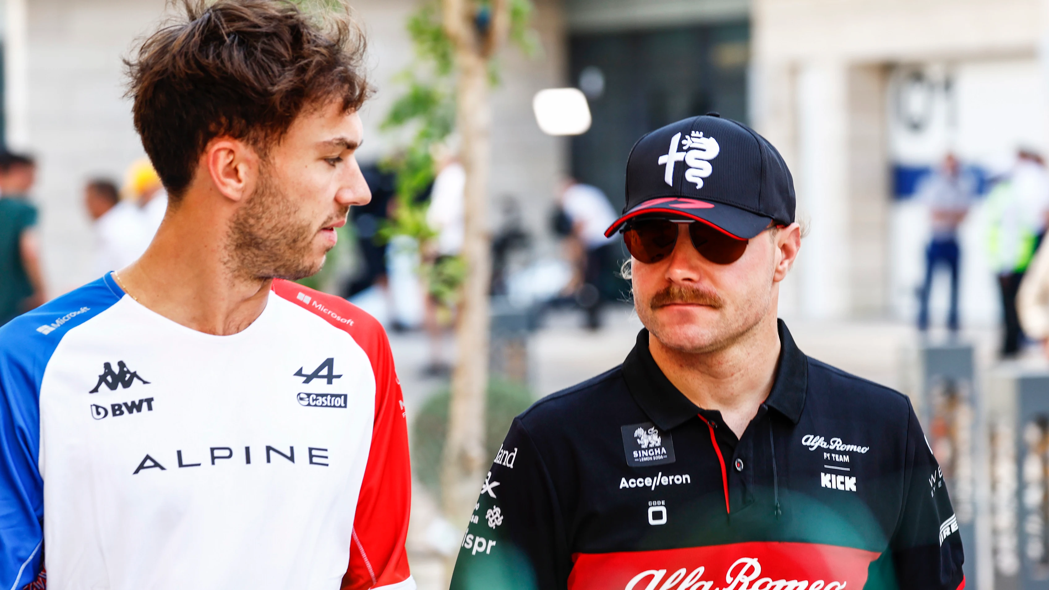 Circuito internacional devaSail, Qatar - 07 de octubre: Pierre Gasly, Alpine F1 Team y Valtteri
