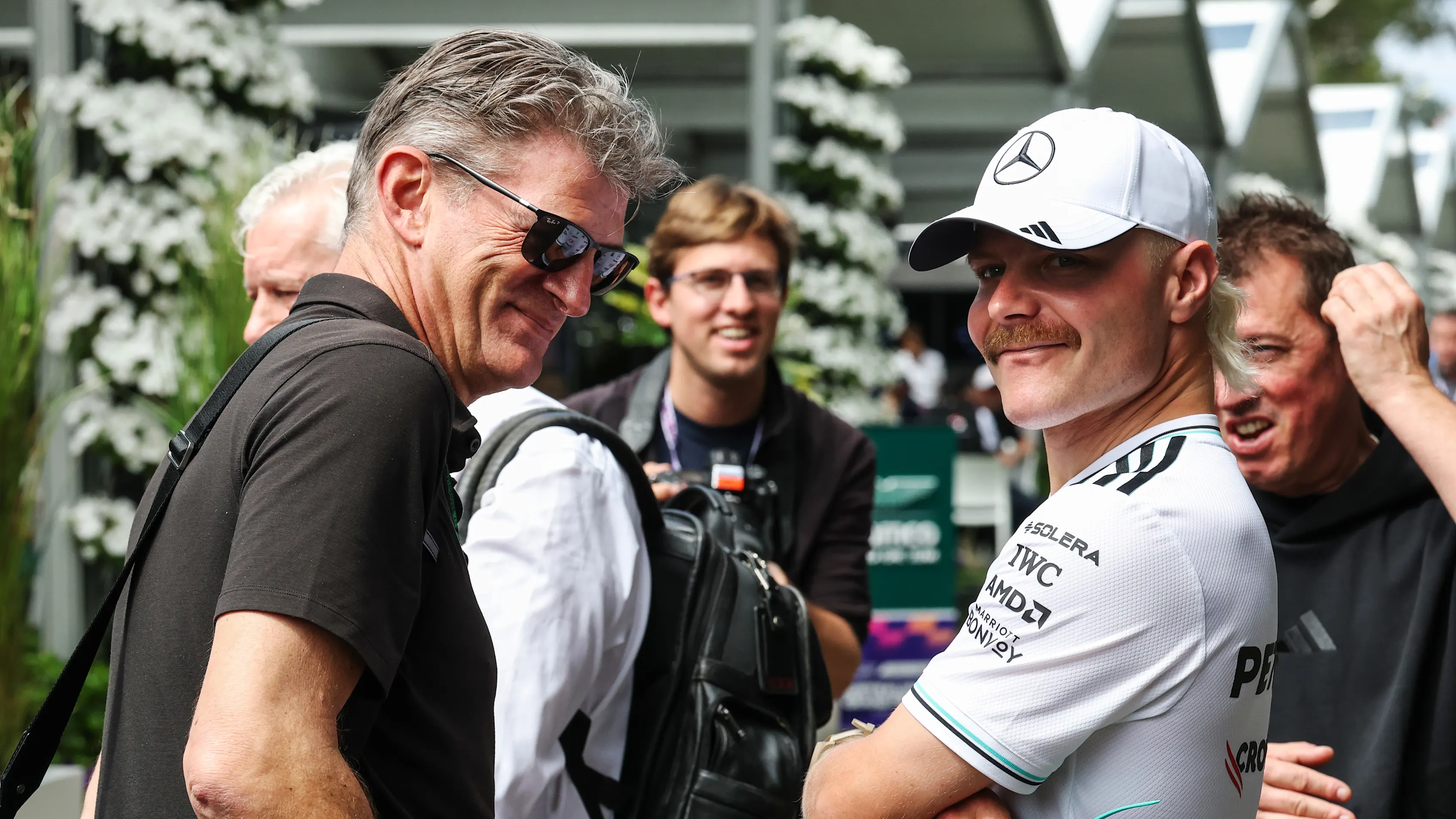 Melbourne, Australia - 13 de marzo: Valtteri Bottas de Finlandia y Mercedes AMG Petronas F1 Talks