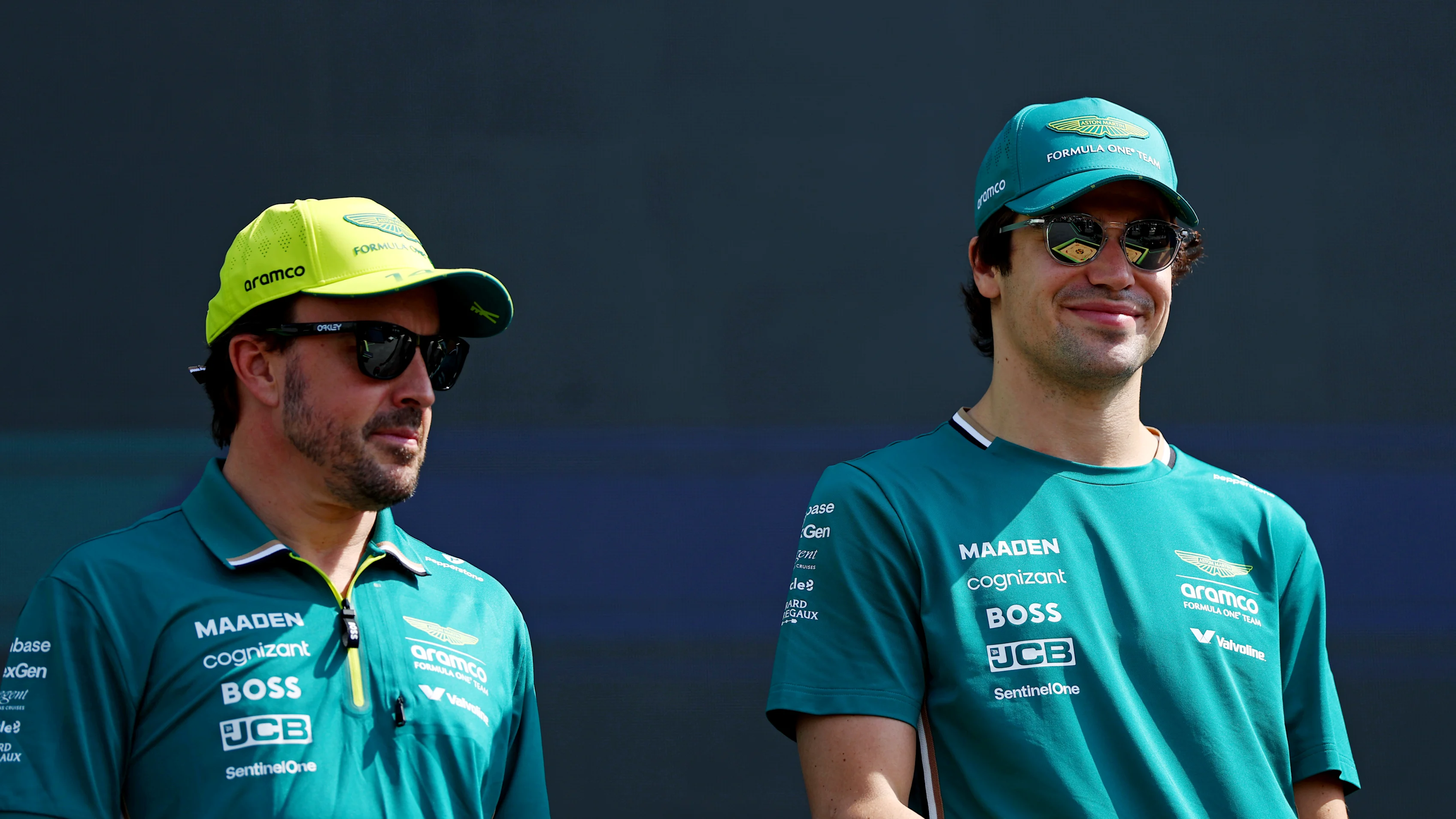 Jeddah, Arabia Saudita - 18 de abril: Fernando Alonso de España y el equipo de Aston Martin F1 y Lance Stroll