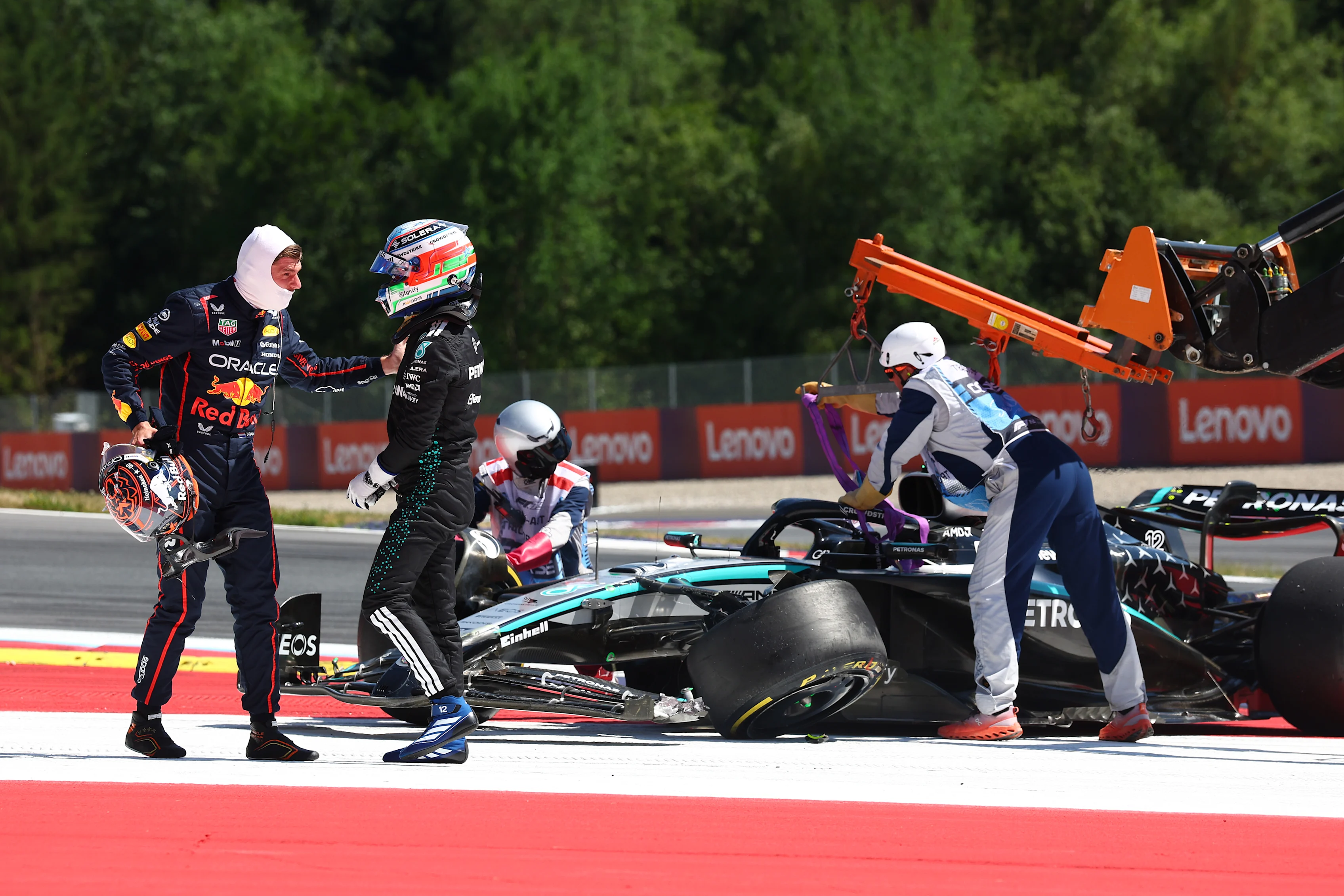 Spielberg, Austria - 29 de junio: Max Verstappen de los Países Bajos y Oracle Red Bull Racing y