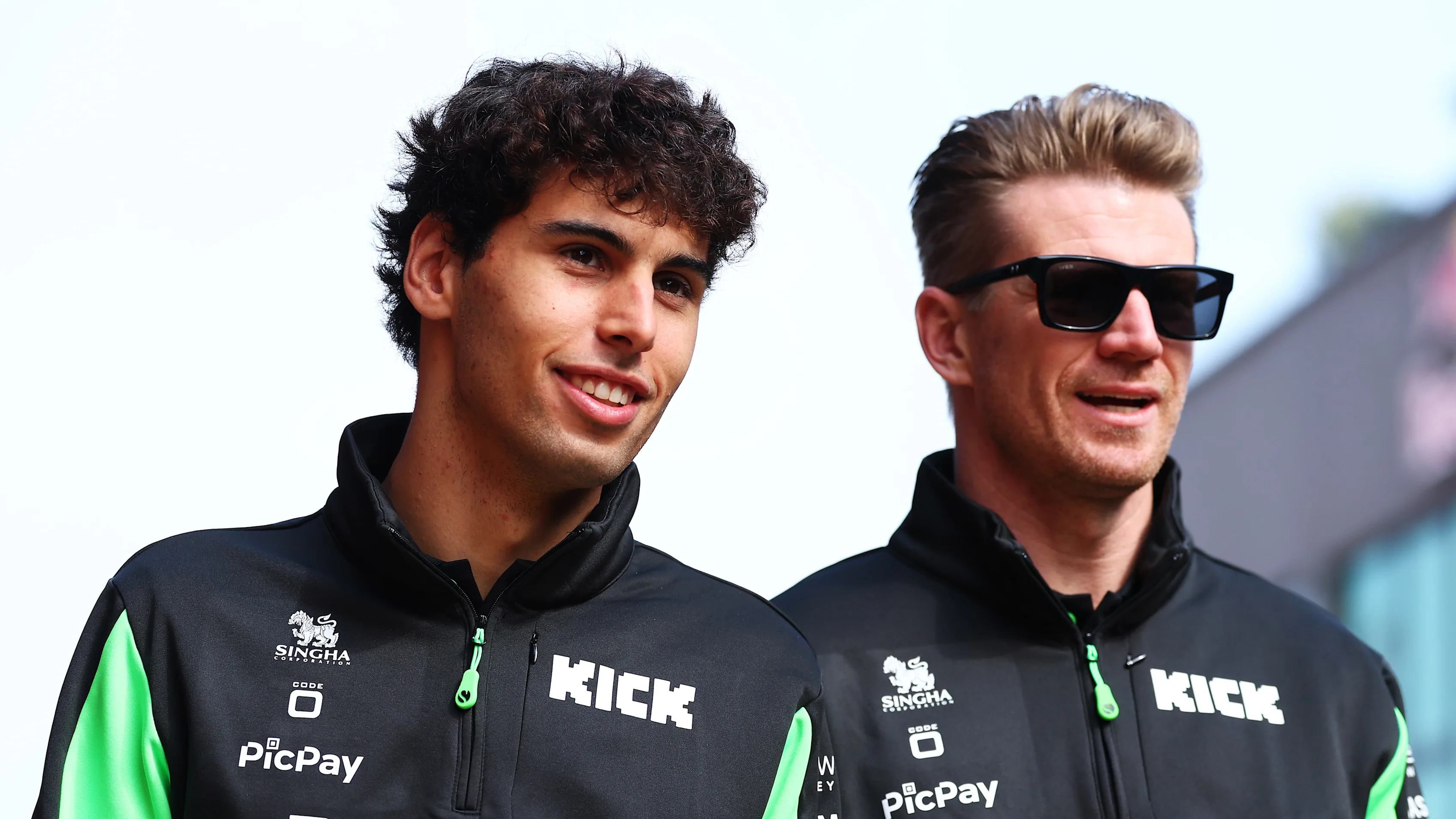 Spa, Bélgica - 25 de julio: Gabriel Bortoleto de Brasil y Stake F1 Team Kick Sauber y Nico