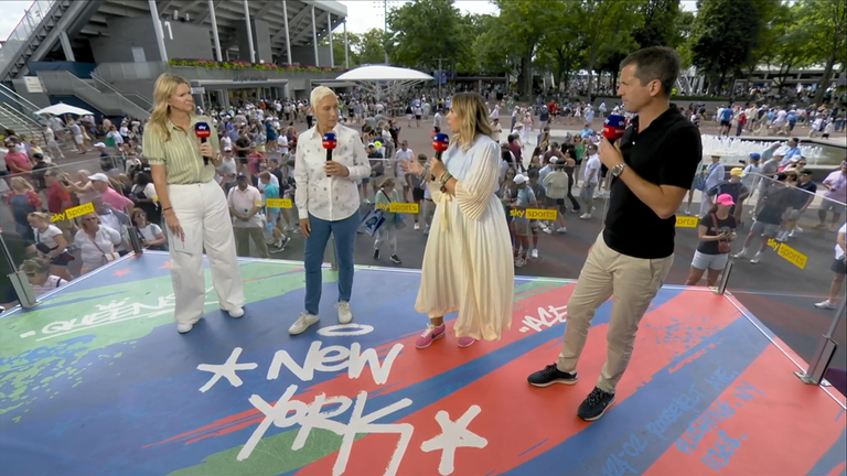 Equipo de tenis Sky Sports en el set durante US Open