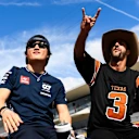 Austin, Texas - 22 de octubre: Yuki Tsunoda de Japón y Scuderia Alphatauri y Daniel Ricciardo de