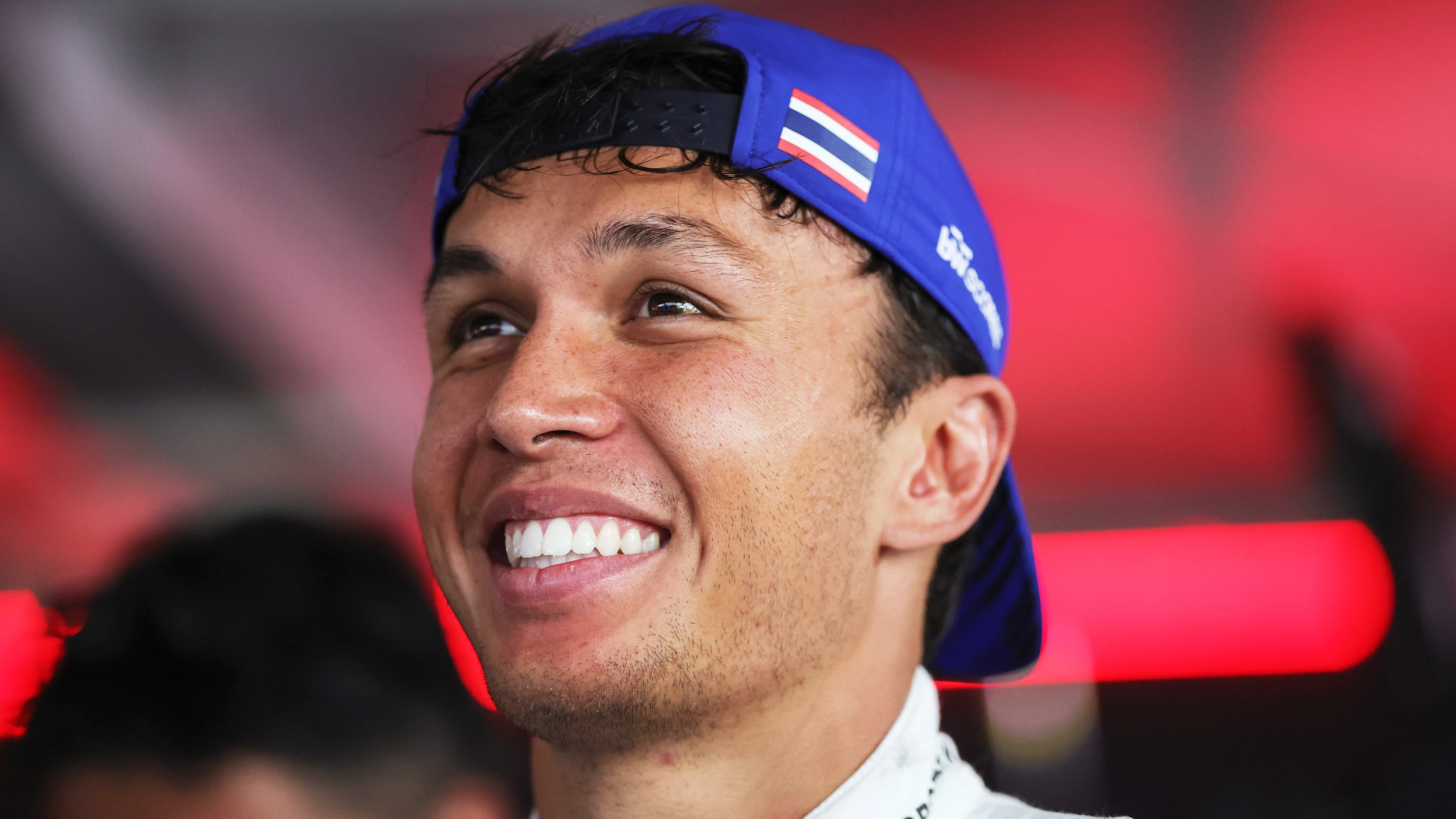 Zandvoort, Países Bajos - 31 de agosto: Quinto colocado a Alexander Albon de Tailandia y Williams habla con