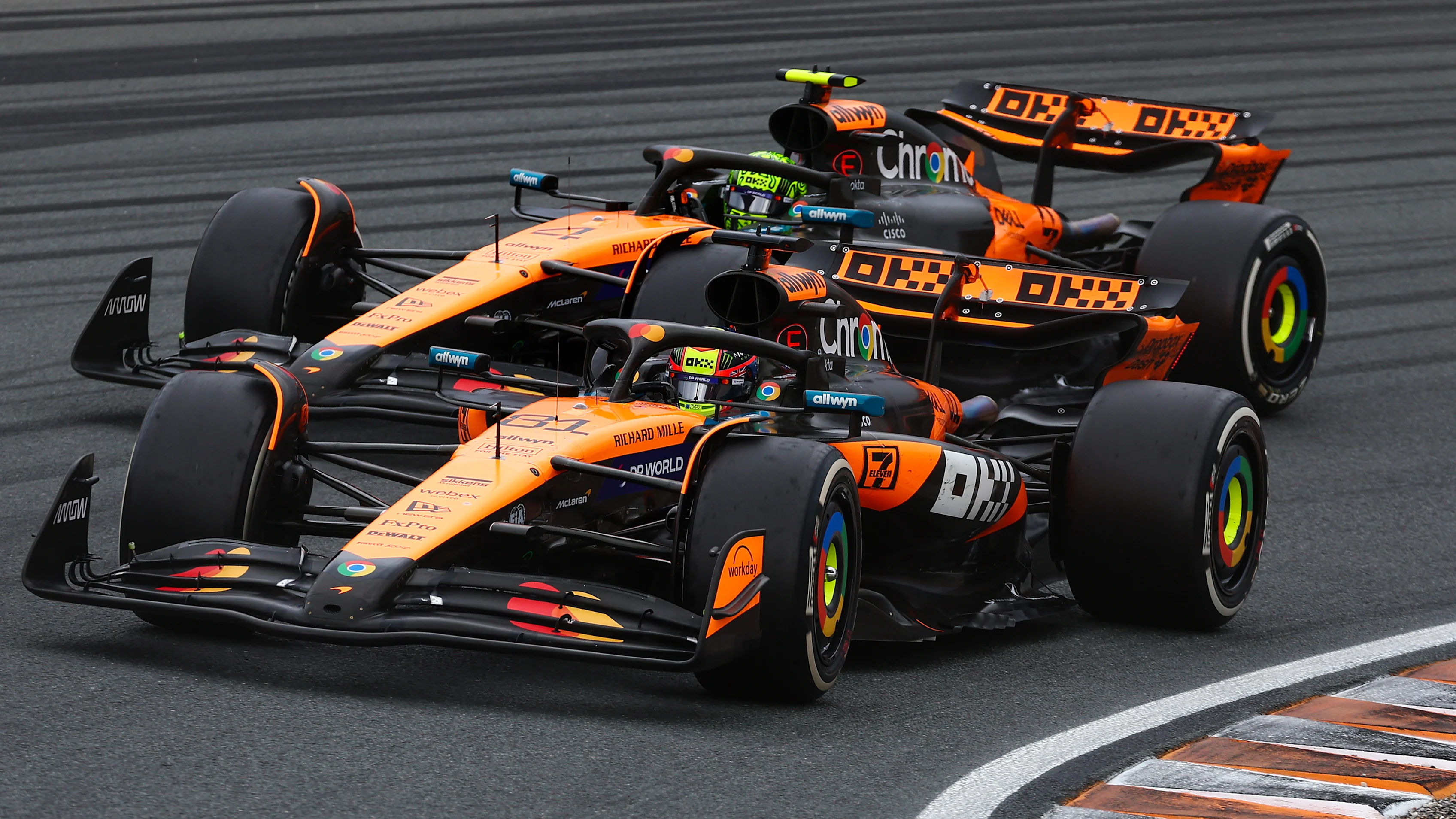 Zandvoort, Países Bajos - 31 de agosto: Oscar Piastri de Australia que conduce el (81) McLaren MCL39