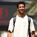 Bahrein, Bahrein - 28 de febrero: Daniel Ricciardo de Australia y Visa Cash App RB camina en el