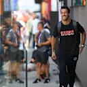 Budapest, Hungría - 19 de julio: Daniel Ricciardo de Australia y Visa Cash App RB camina en el