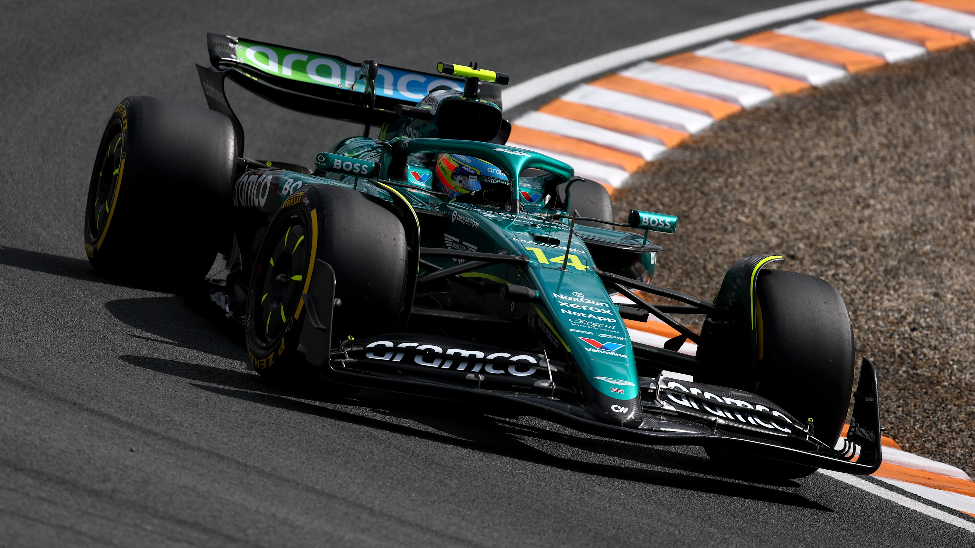 Zandvoort, Países Bajos - 29 de agosto: Fernando Alonso de España conduciendo el (14) equipo Aston Martin F1