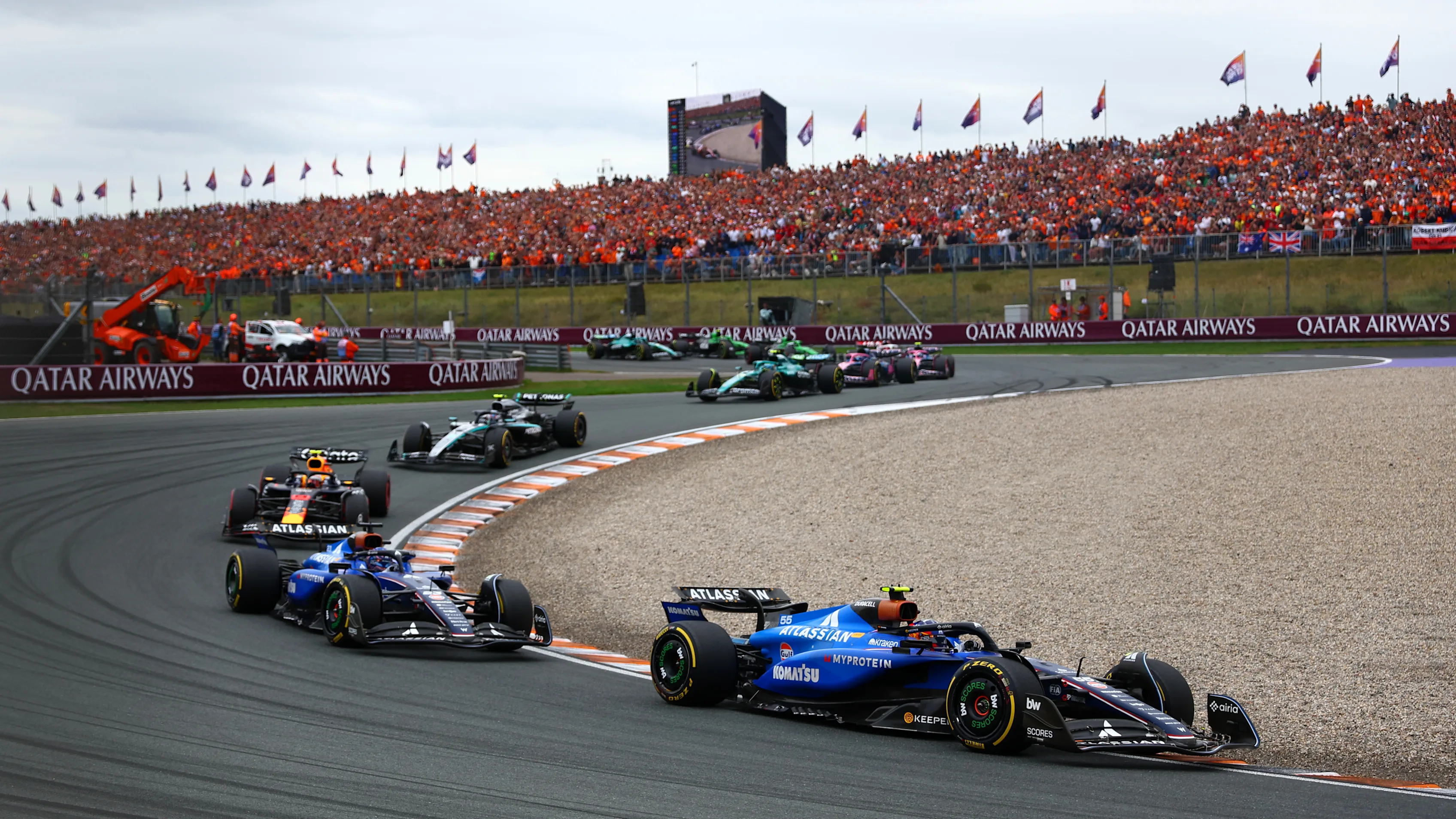 Zandvoort, Países Bajos - 31 de agosto: Carlos Sainz de España conduciendo el (55) Williams FW47 Mercedes