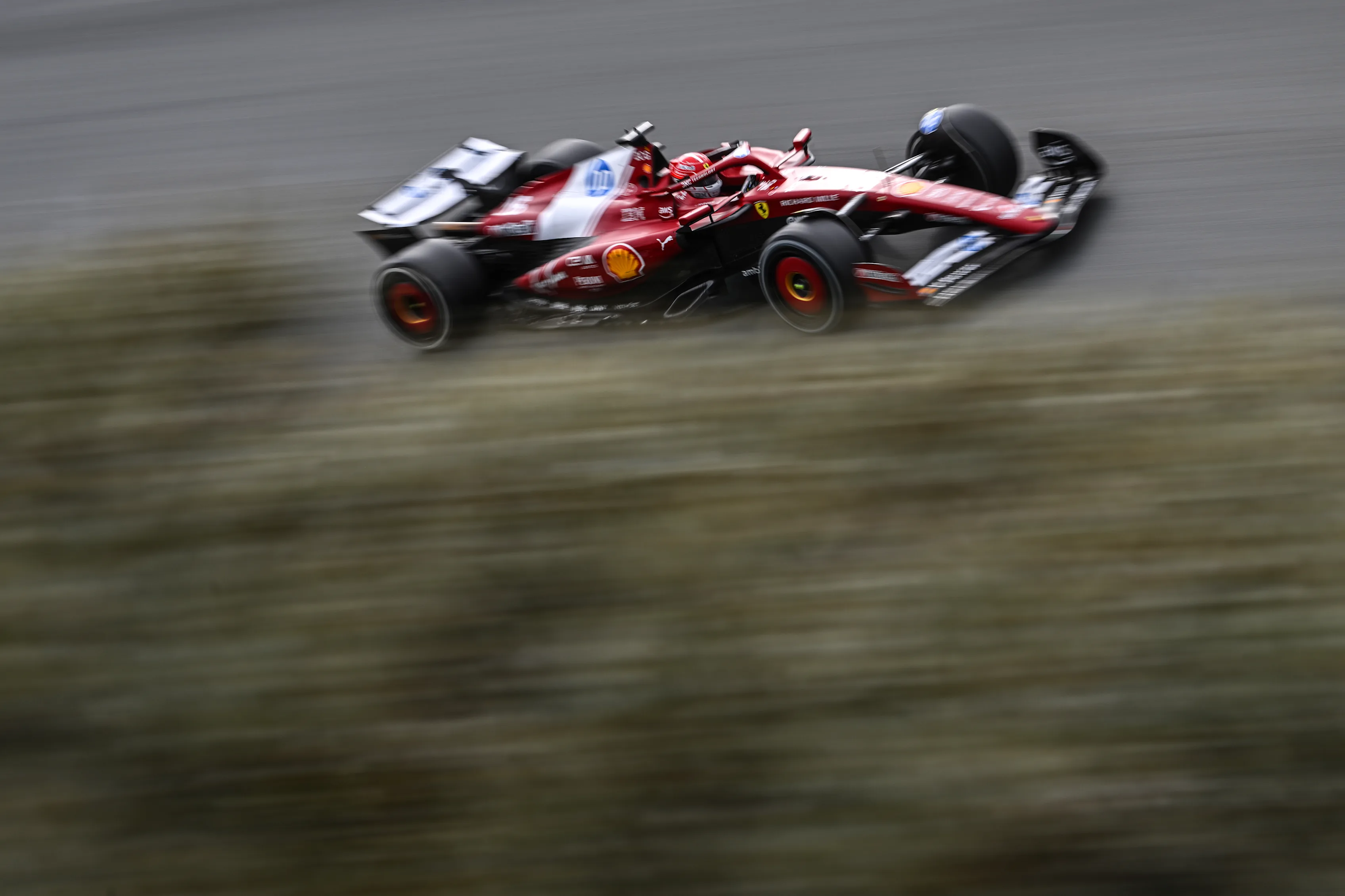 Zandvoort, Países Bajos - 31 de agosto: Charles Leclerc de Mónaco conduciendo la (16) Scuderia Ferrari