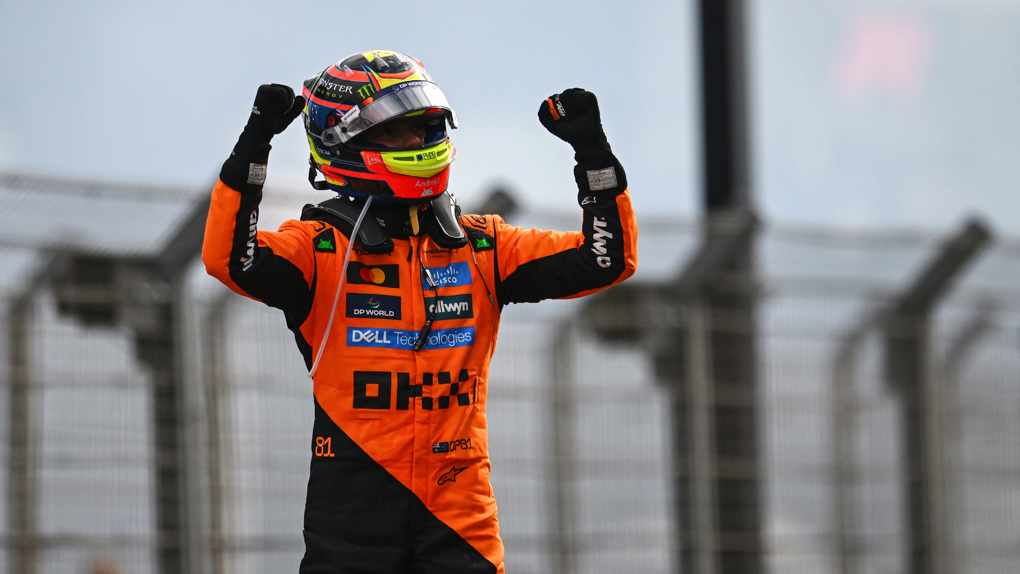 Zandvoort, Países Bajos - 31 de agosto: ganador de la carrera Oscar Piastri de Australia y McLaren celebra