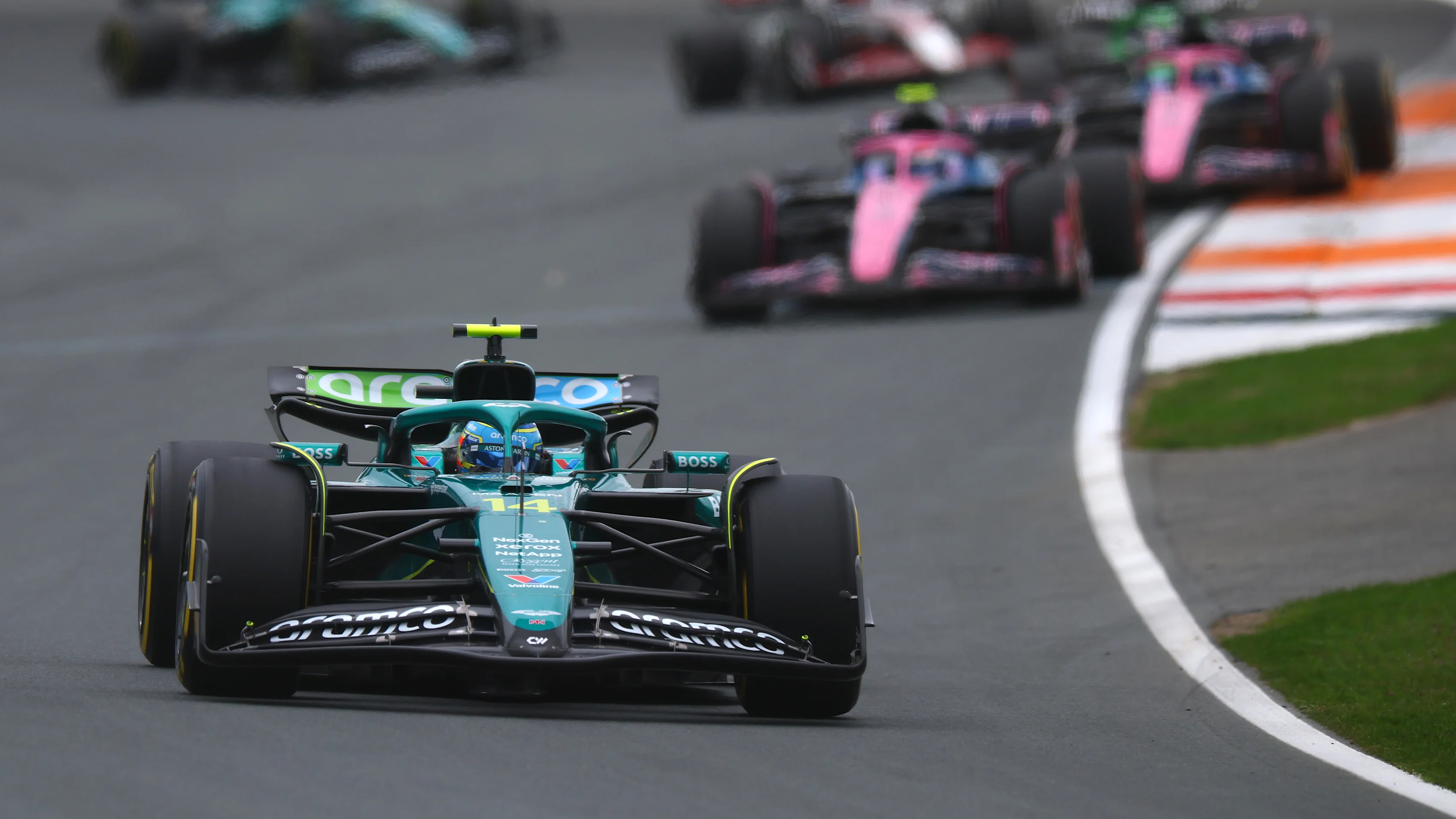 Zandvoort, Países Bajos - 31 de agosto: Fernando Alonso de España conduciendo el (14) equipo Aston Martin F1