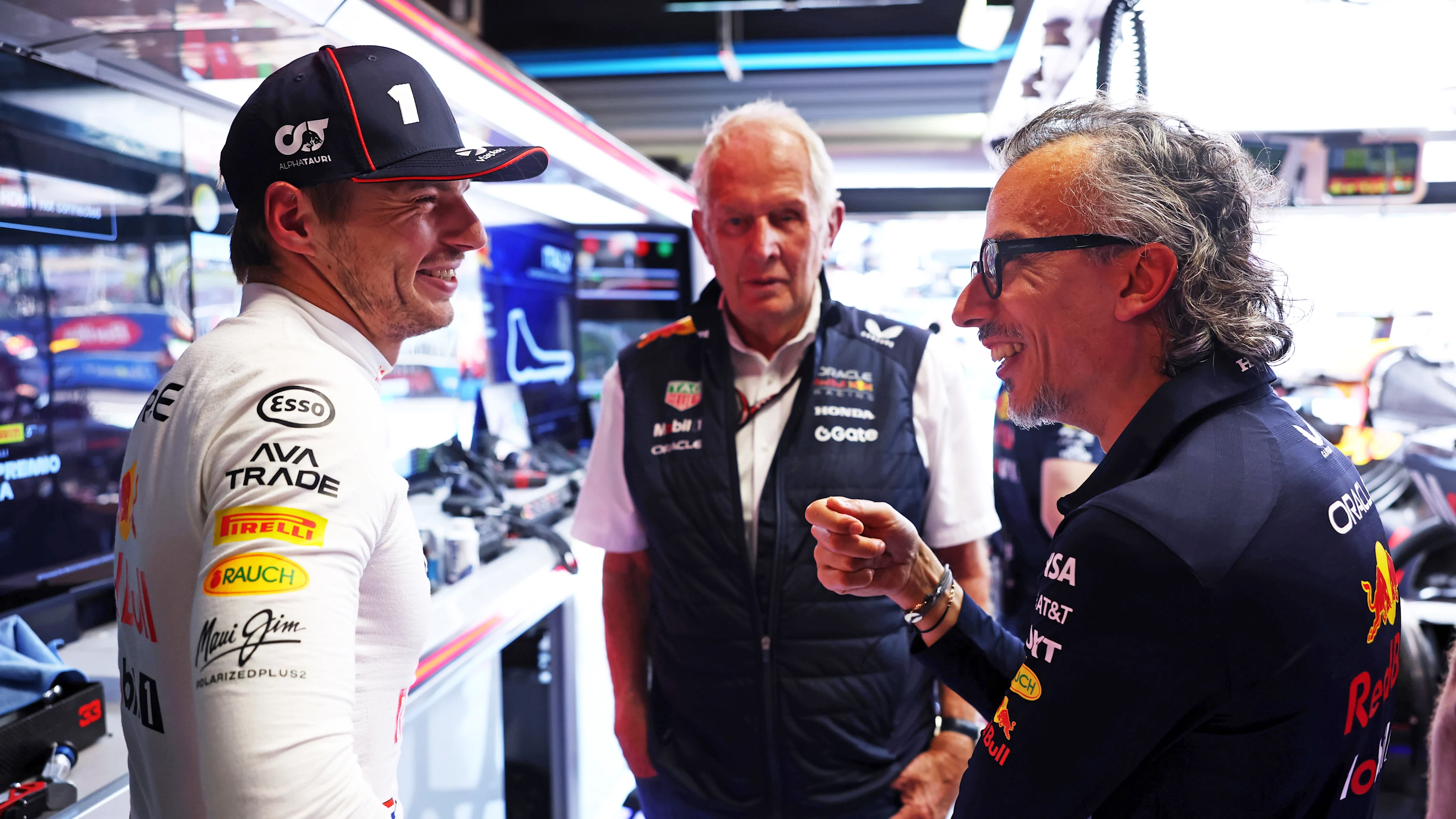 Monza, Italia - 05 de septiembre: Max Verstappen de los Países Bajos y Oracle Red Bull Racing habla