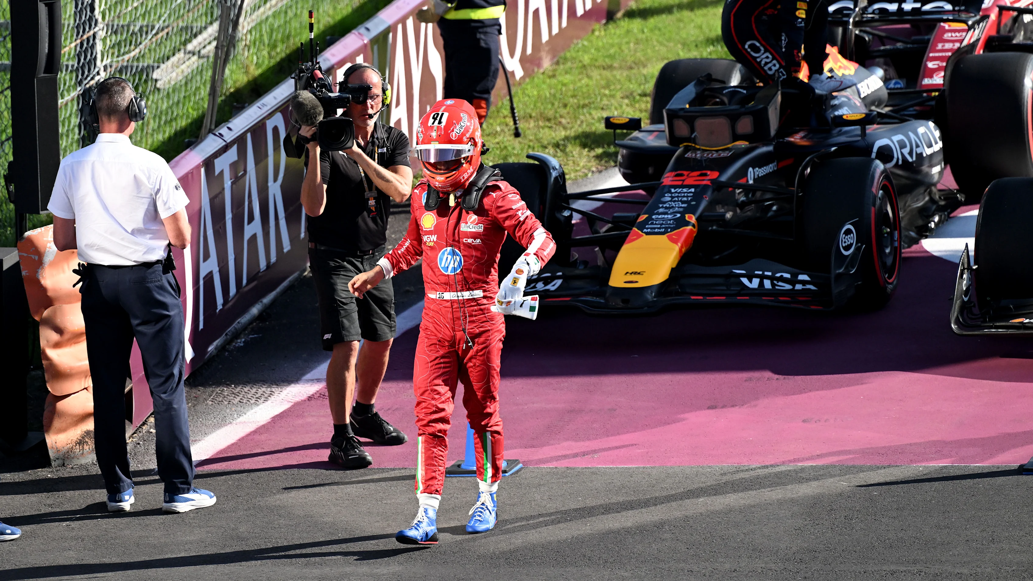 Monza, Italia - 06 de septiembre: Cuarto calificador Charles Leclerc de Mónaco y Scuderia Ferrari