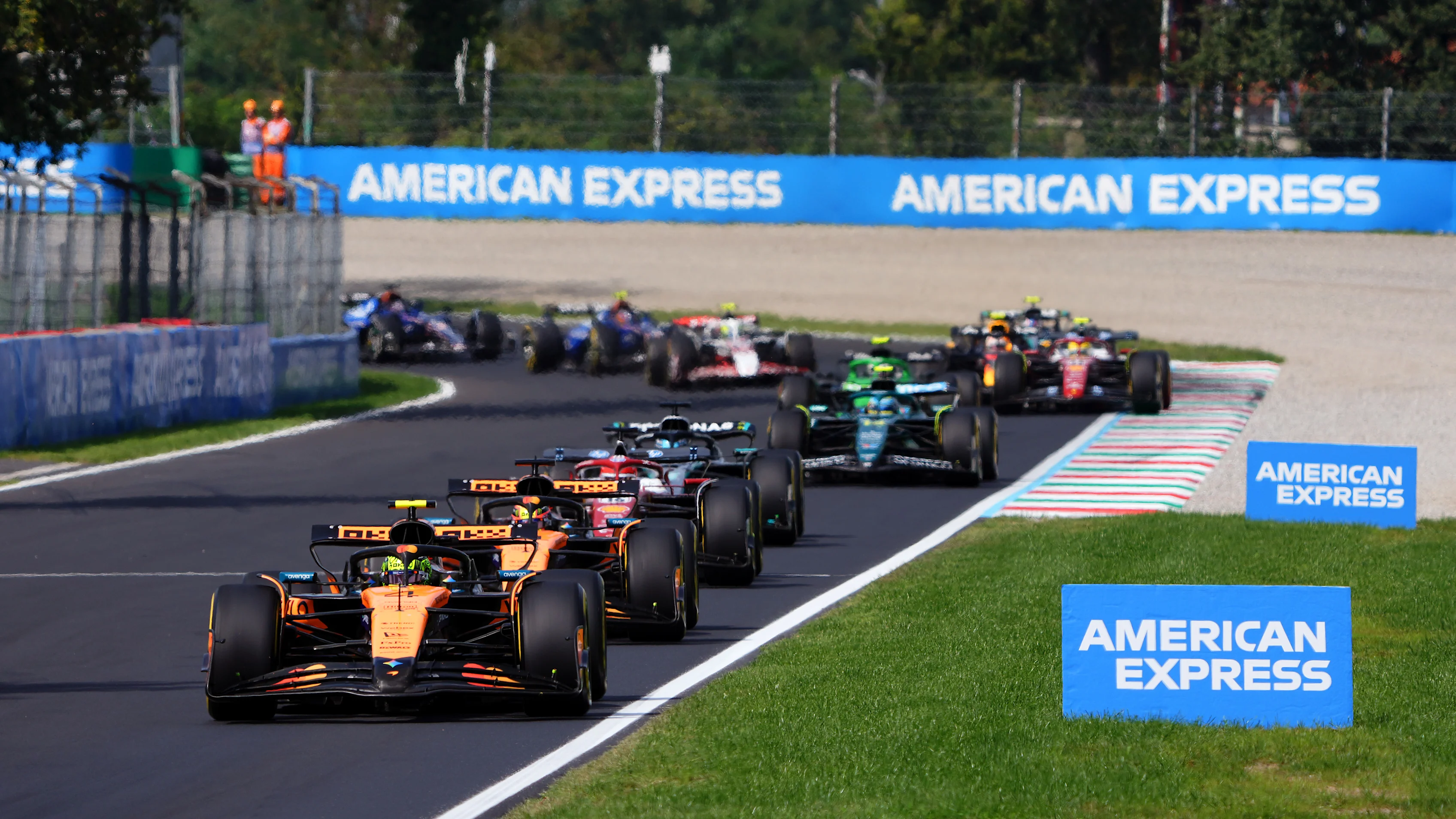 Monza, Italia - 07 de septiembre: Lando Norris de Gran Bretaña que conduce el (4) McLaren MCL39 Mercedes