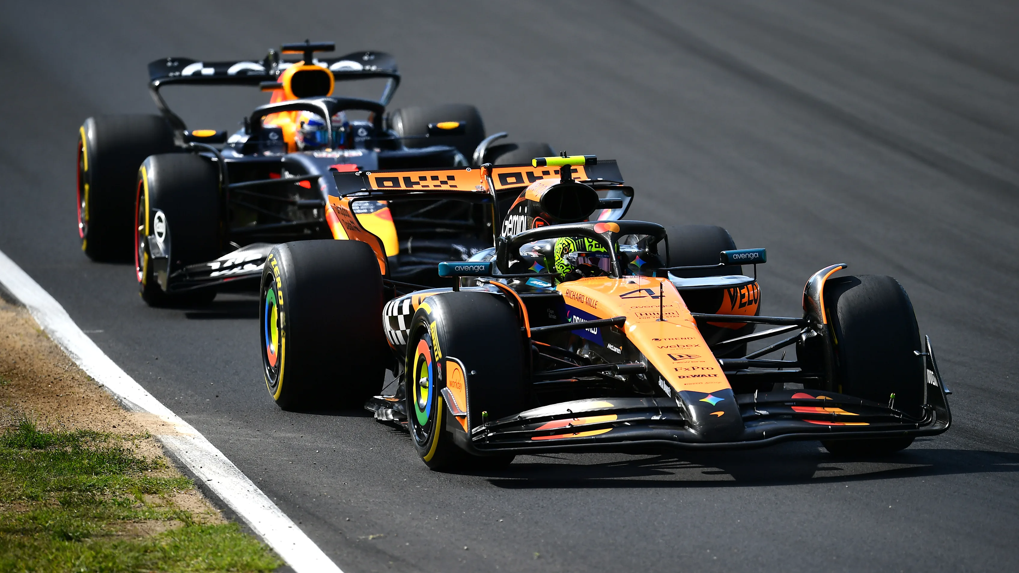 Monza, Italia - 04 de septiembre: Lando Norris de Gran Bretaña y McLaren es entrevistado durante