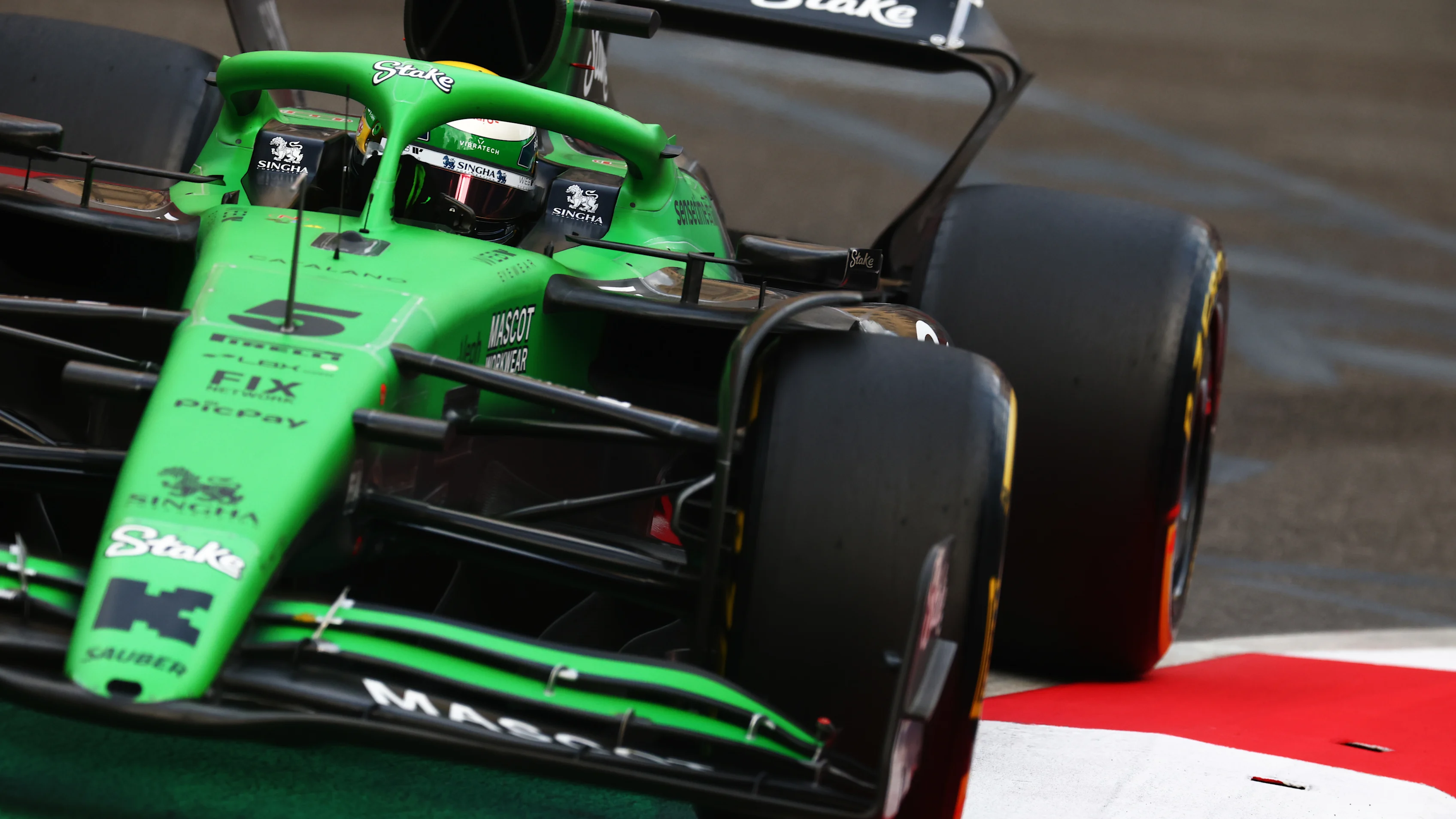 BAKU, AZERBAIJAN - SEPTEMBER 20: Gabriel Bortoleto of Brazil driving the (5) Kick Sauber C45 Ferrari on track during qualifying ahead of the F1 Grand Prix of Azerbaijan at Baku City Circuit on September 20, 2025 in Baku, Azerbaijan. (Photo by Clive Rose/Getty Images)