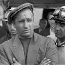 Juan Manuel Fangio en 1956, que encarna el estilo atemporal de Ferrari.