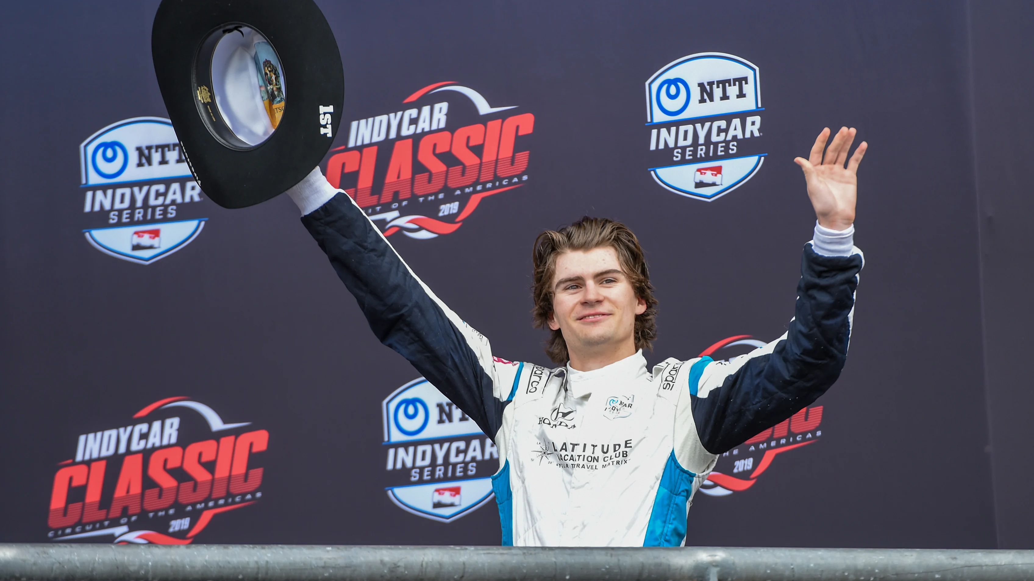 Austin, TX - 24 de marzo: Colton Herta (88) de Harding Steinbrenner Racing conduciendo un Honda celebra
