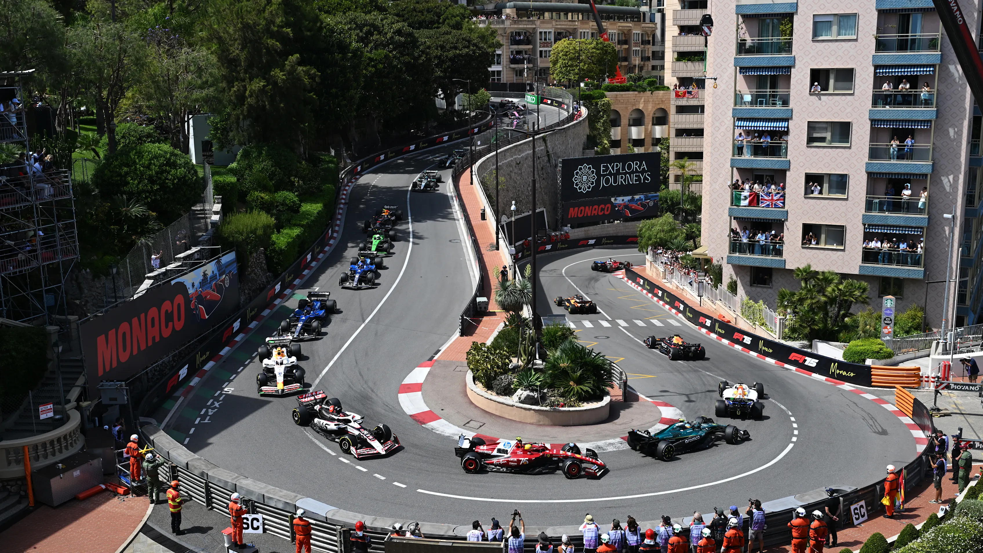 Monte -Carlo, Mónaco - 25 de mayo: Max Verstappen de los Países Bajos que conducen el (1) Oracle Red Bull