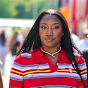 La superestrella francesa Aya Nakamura agregó un estilo internacional a la lista de invitados de Monza con su apariencia de paddock