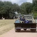 Soplando en la parte trasera de una ute, Ricciardo parecía haberlo hecho cientos de veces antes. Desliza para ver más imágenes