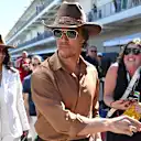 ¡Está bien, está bien! Matthew McConaughey trajo algo de arrogancia al paddock
