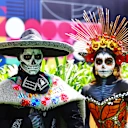 Artistas del Día de Muertos aportan color y energía a las celebraciones del circuito