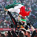 Las celebraciones post carrera estuvieron a otro nivel. Desliza para ver más imágenes