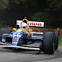 Seb Vettel llegó a Goodwood con uno de los coches más dominantes en la historia de la F1: el FW14B. Desliza para ver más imágenes