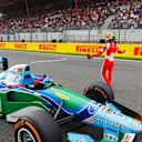 Fue un impulso emocional para Mick Schumacher mientras lo colmaban de amor en Spa-Francorchamps. Desliza para ver más imágenes