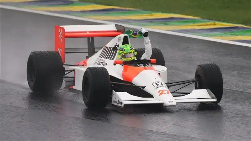 Cuando los pilotos de F1 retroceden en el tiempo: estrellas modernas en máquinas legendarias