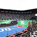 La pista atraviesa el estadio de béisbol Foro Sol, creando una de las atmósferas más eléctricas e inolvidables de la Fórmula 1.