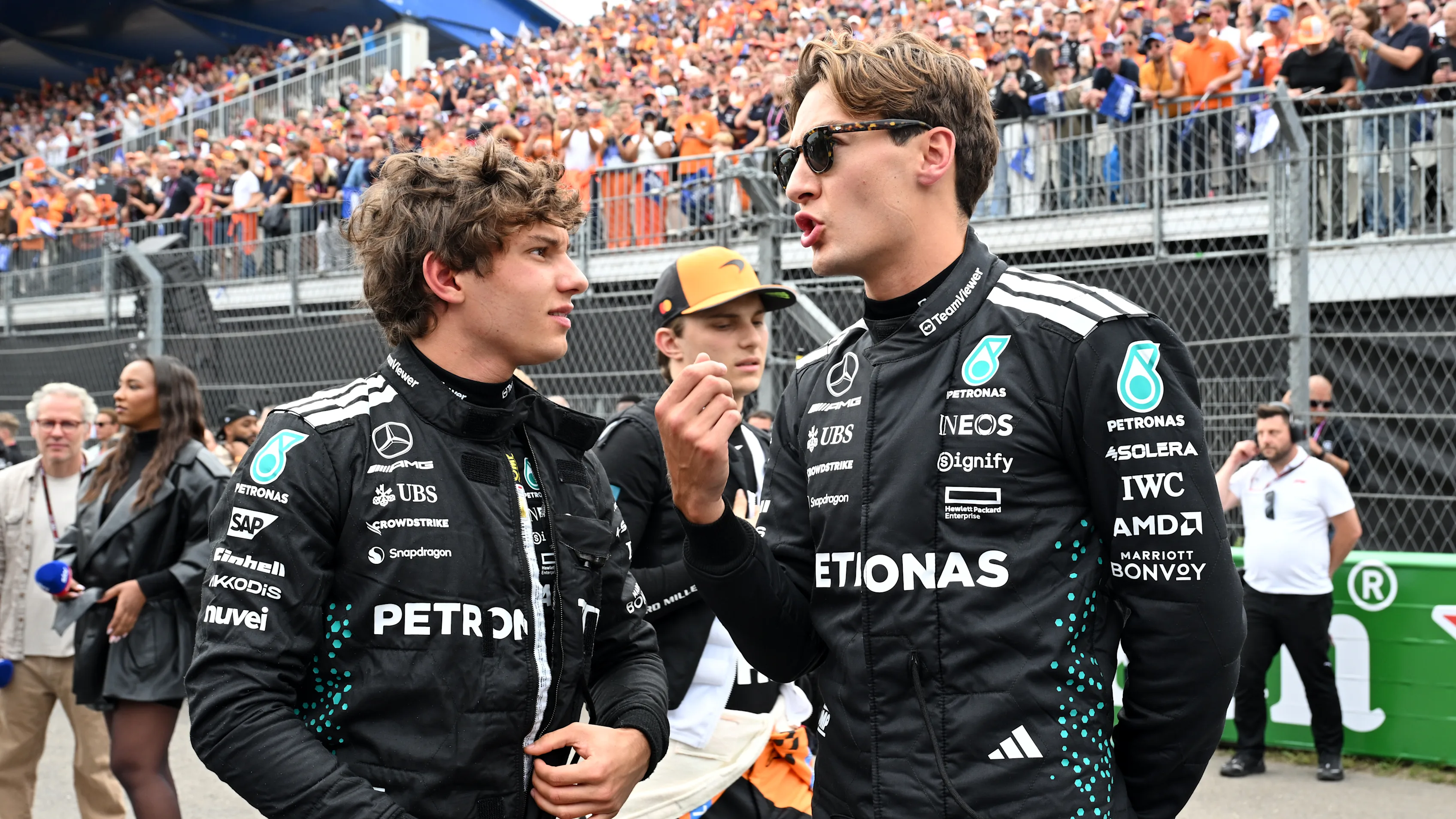 ZANDVOORT, PAÍSES BAJOS - 31 DE AGOSTO: Andrea Kimi Antonelli de Italia y Mercedes AMG Petronas F1