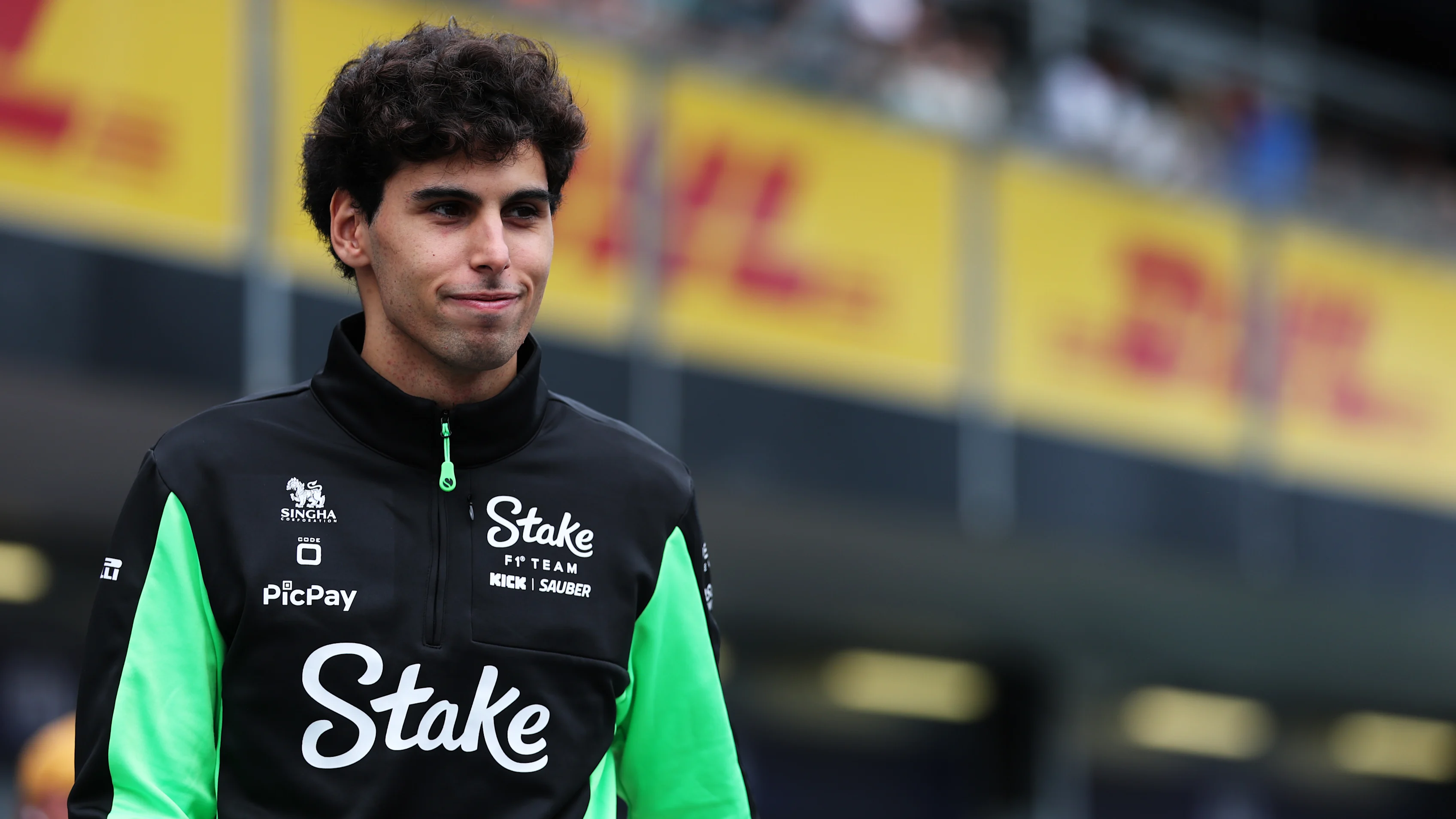 Baku, Azerbaiyán - 21 de septiembre: Gabriel Bortoleto de Brasil y Stake F1 Team Kick Sauber en el