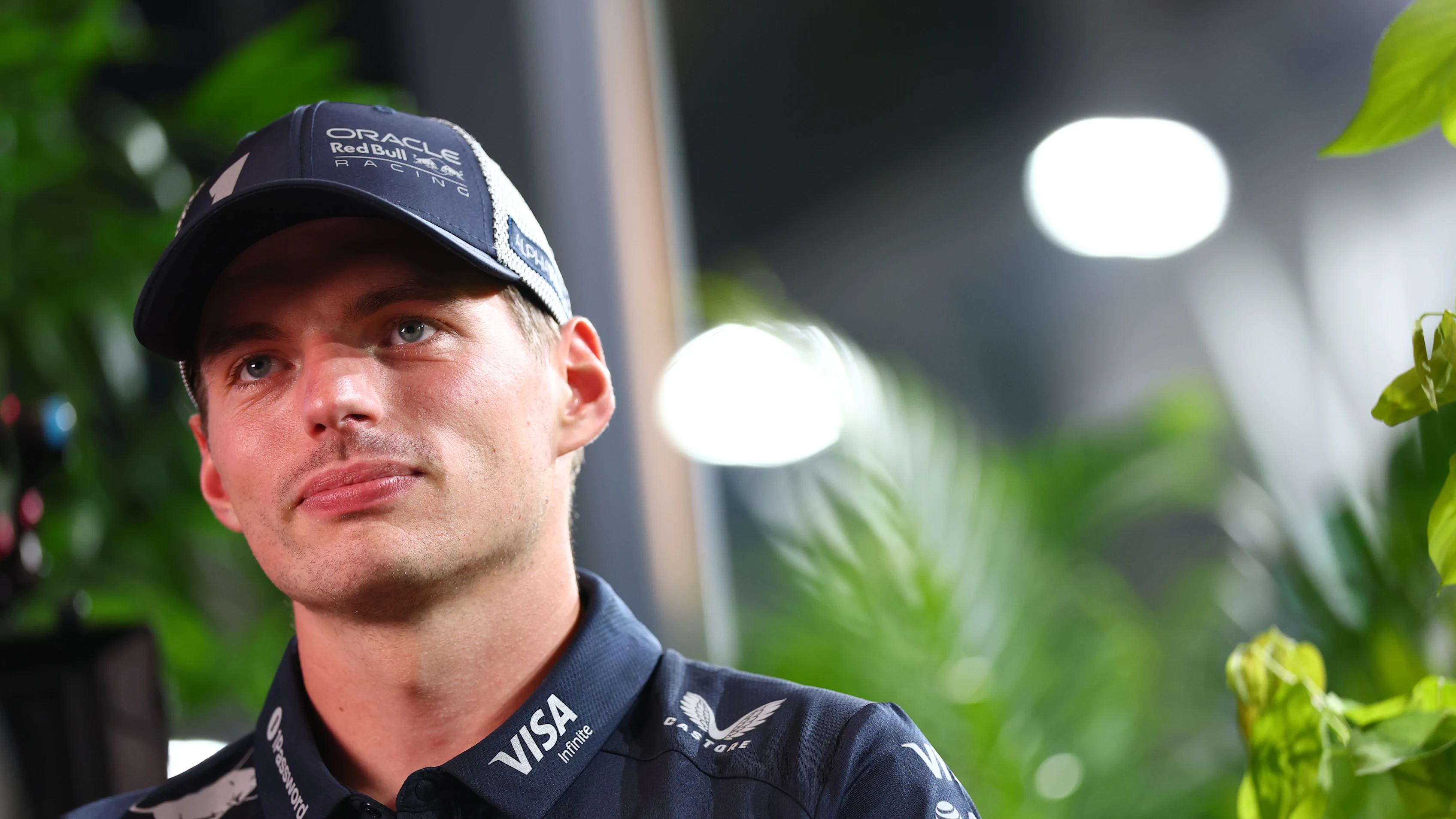 Singapur, Singapur - 02 de octubre: Max Verstappen de los Países Bajos y Oracle Red Bull Racing