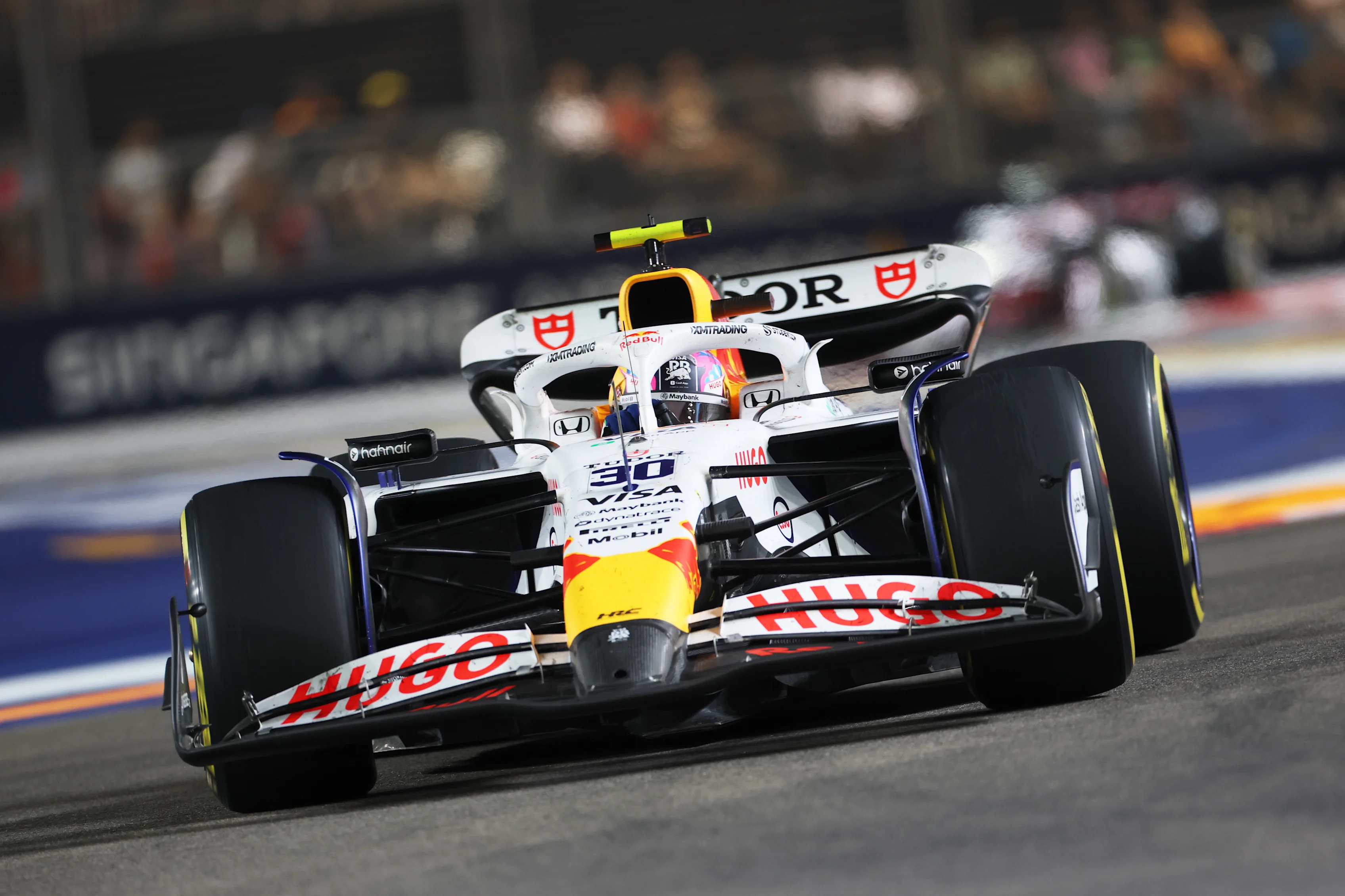 Singapur, Singapur - 05 de octubre: Liam Lawson de Nueva Zelanda que conduce (30) Visa Cash App Racing