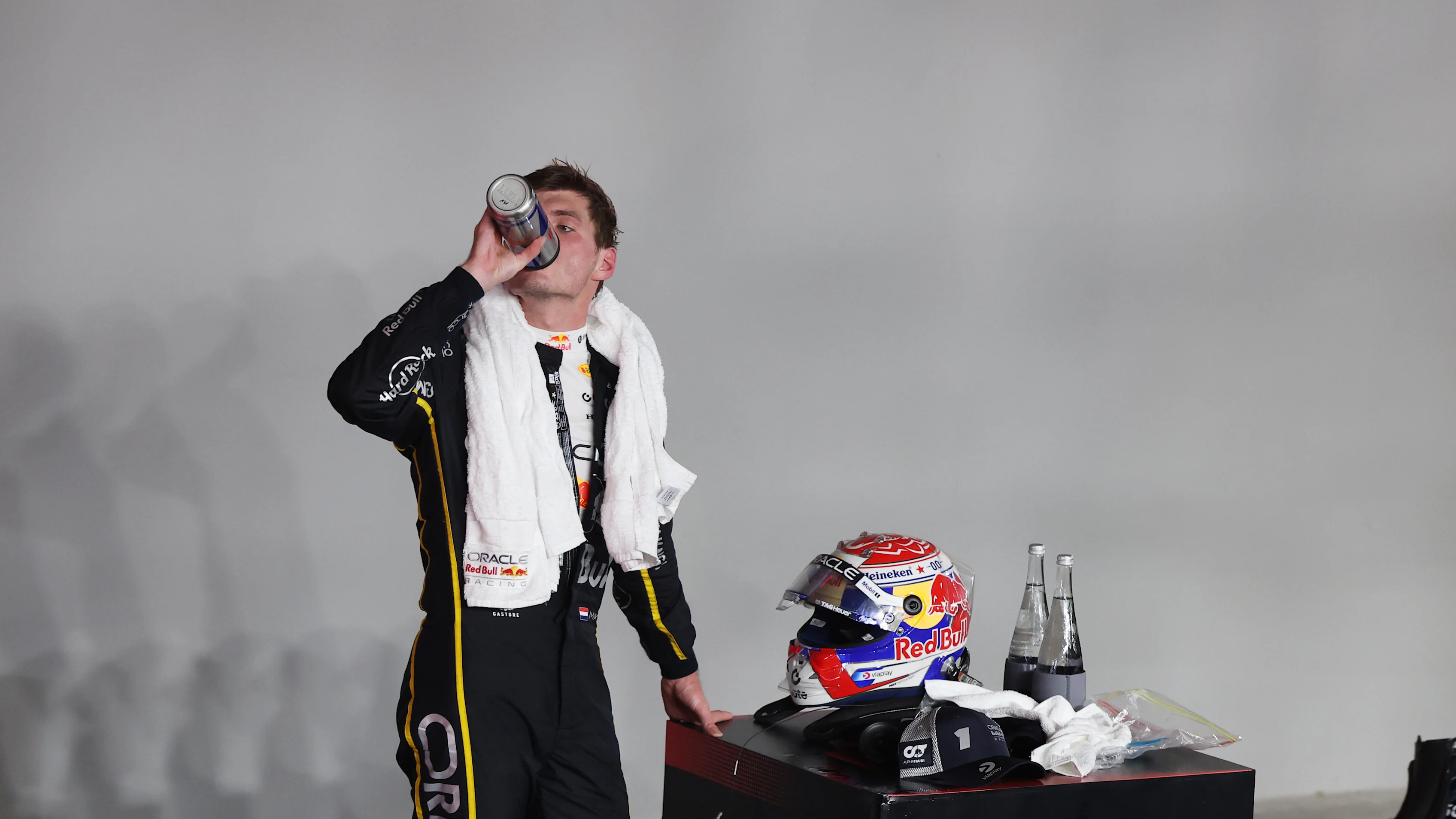 Singapur, Singapur - 05 de octubre: Segundo colocado Max Verstappen de los Países Bajos y Oracle Red