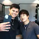 El piloto de Red Bull hizo una pausa para hacerse selfies durante la sesión
