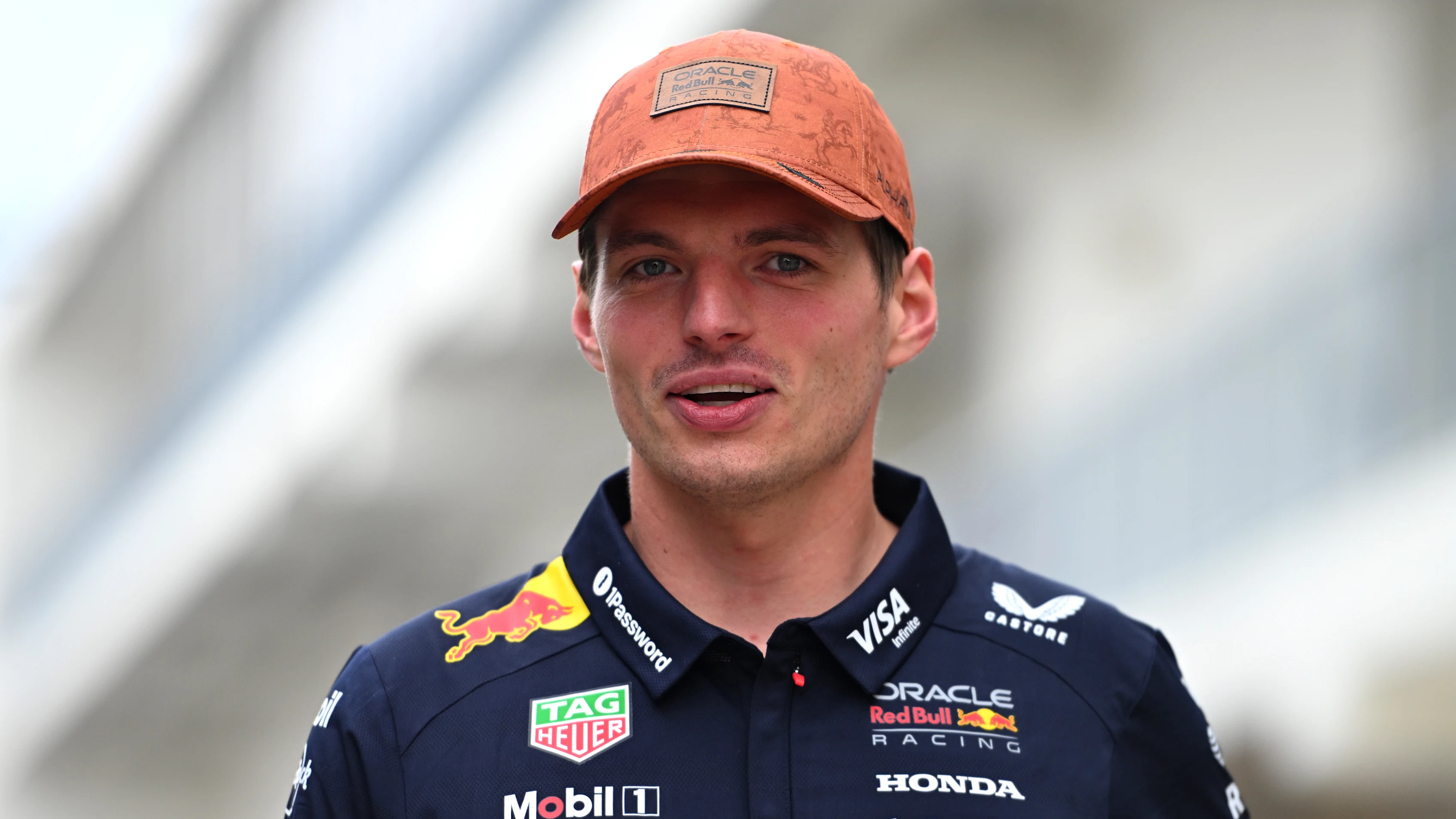 AUSTIN, TEXAS - 16 DE OCTUBRE: Max Verstappen de Holanda y Oracle Red Bull Racing entran
