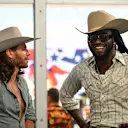 Las potencias rurales Warren Zeiders y Shaboozey trajeron su encanto occidental al paddock