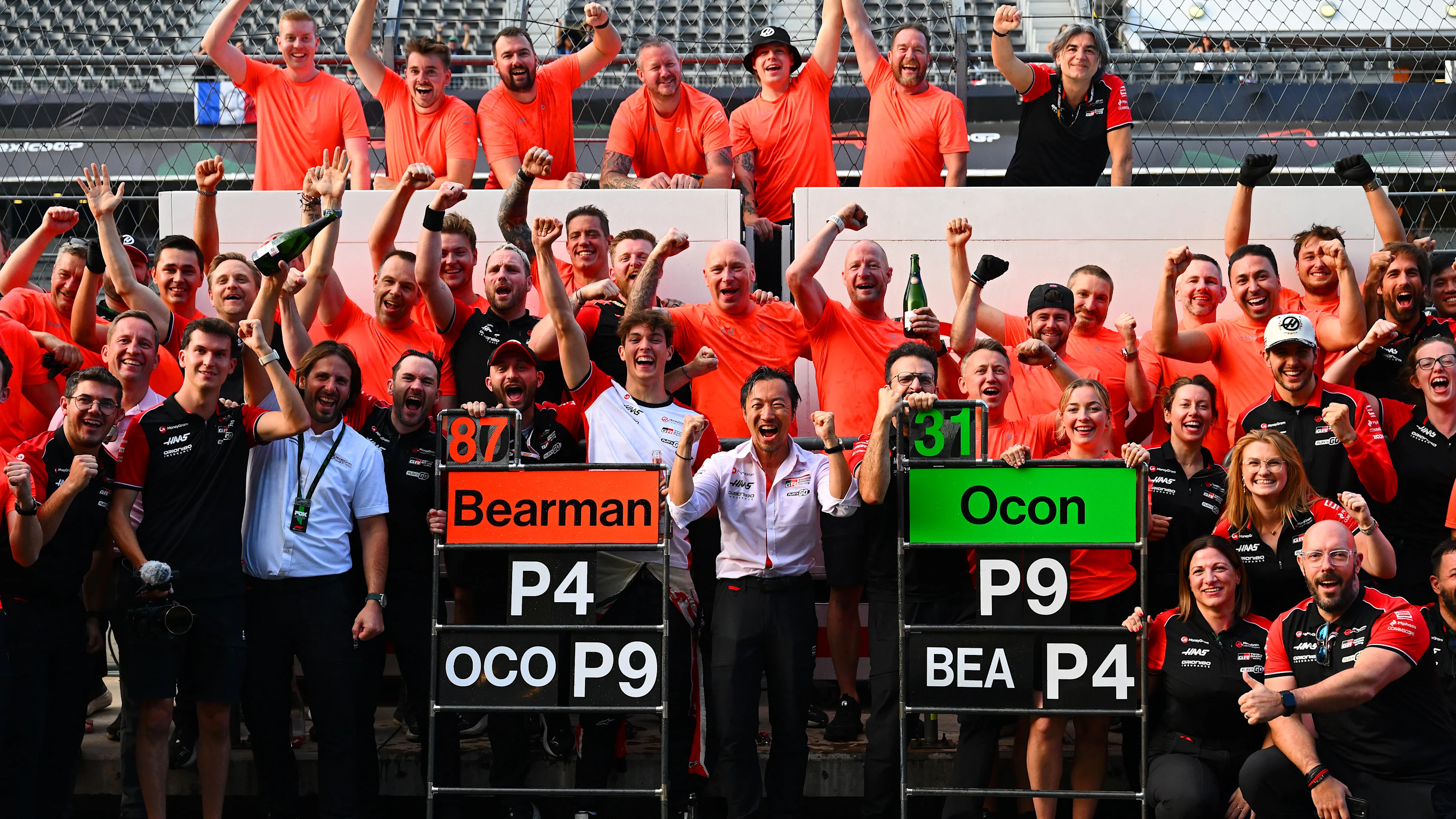 CIUDAD DE MÉXICO, MÉXICO - 26 DE OCTUBRE: Cuarto clasificado Oliver Bearman de Gran Bretaña y Haas F1 Ayao